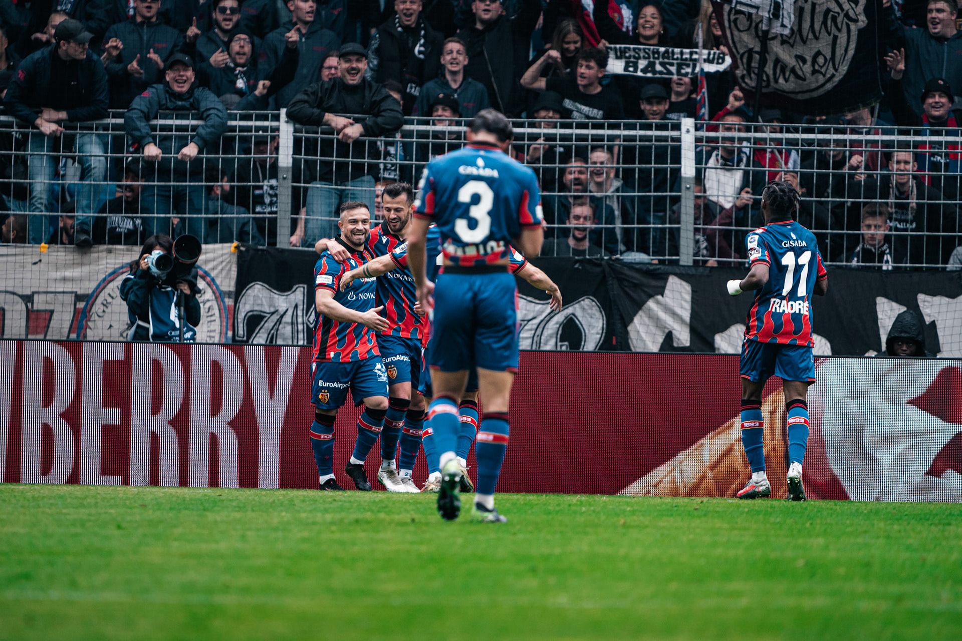 FC Basel 1893 et Yverdon Sport FC au St. Jakob-Park. (Christian António/LibsVisuals.com)