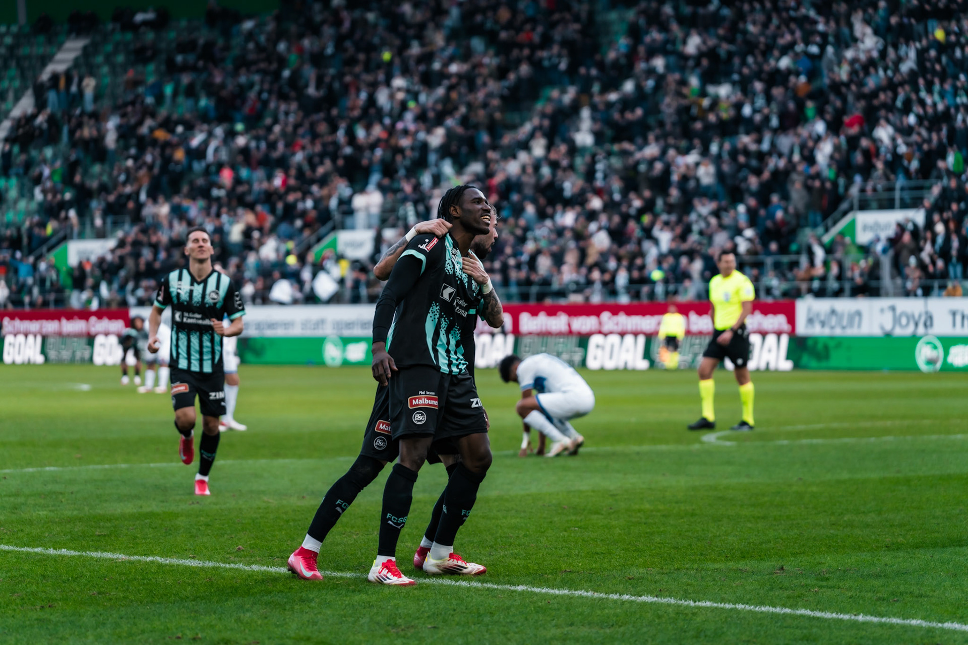 FC Saint-Gall 1879 et Lausanne-Sport FC au Kybunpark. (Christian António/LibsVisuals.com)