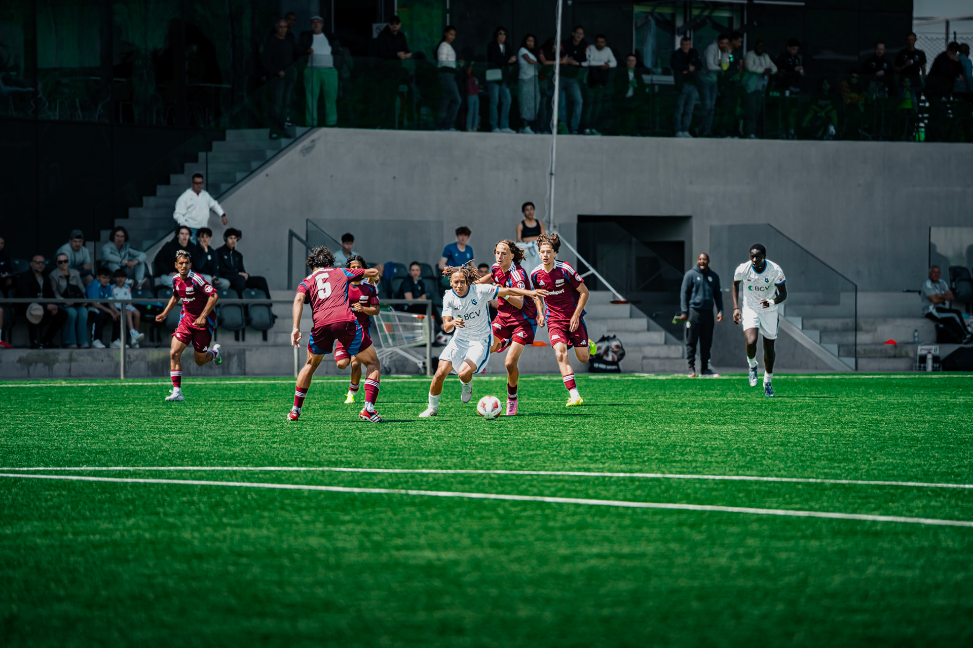 FC Lausanne-Sport M-17 et Servette FC M-17 au Centre sportif+ Stade de la Tuilière. (Christian António/LibsVisuals.com)
