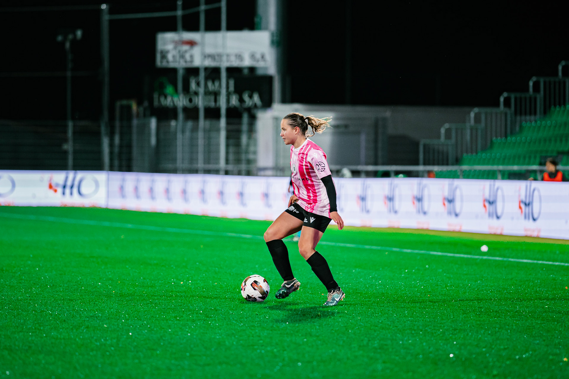 Match de championnat LNB féminine opposant Yverdon Sport FC et le FC Lugano au Stade Municipal, Yverdon-les-Bains. (Christian António / LibsVisuals.com)
