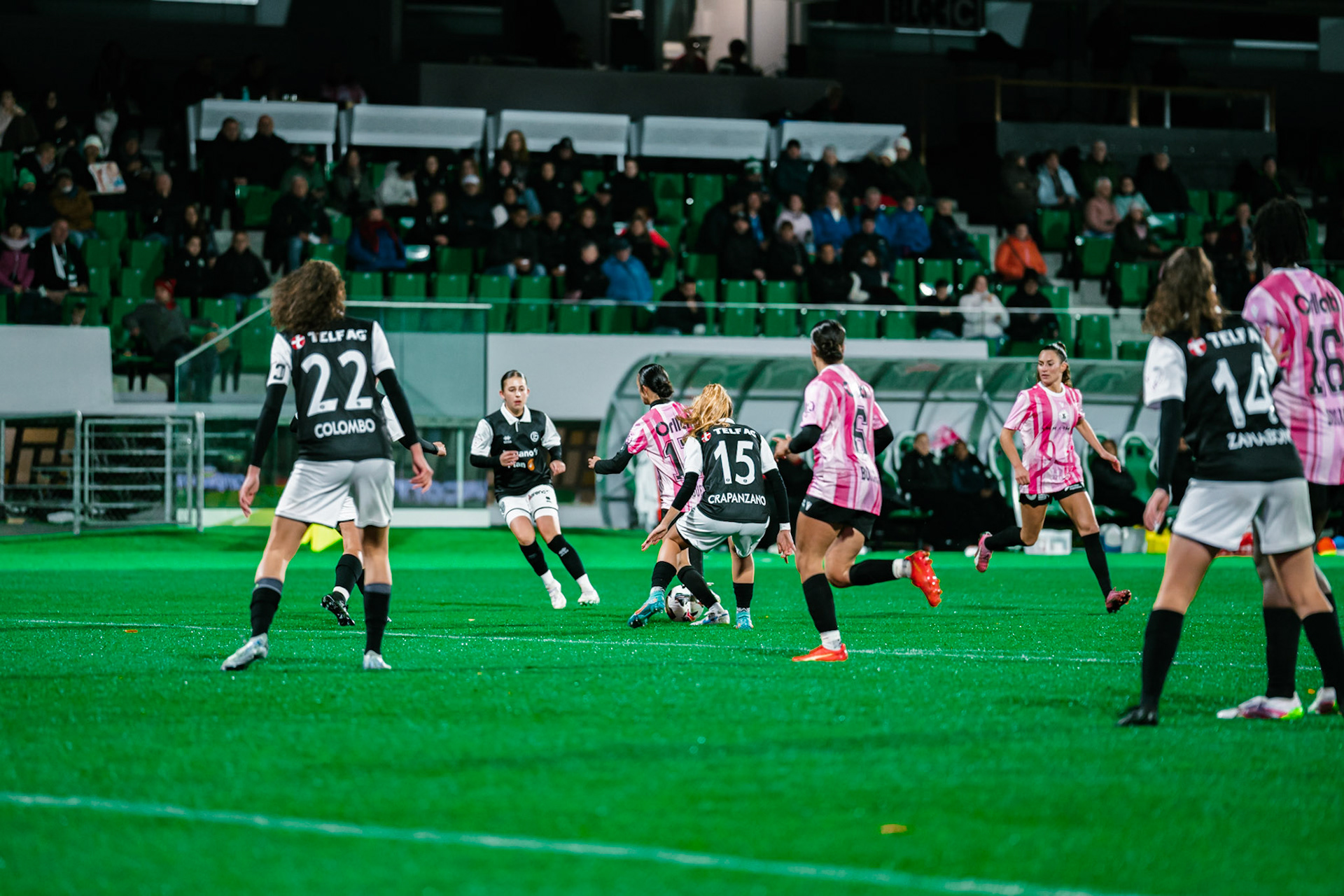 Match de championnat LNB féminine opposant Yverdon Sport FC et le FC Lugano au Stade Municipal, Yverdon-les-Bains. (Christian António / LibsVisuals.com)