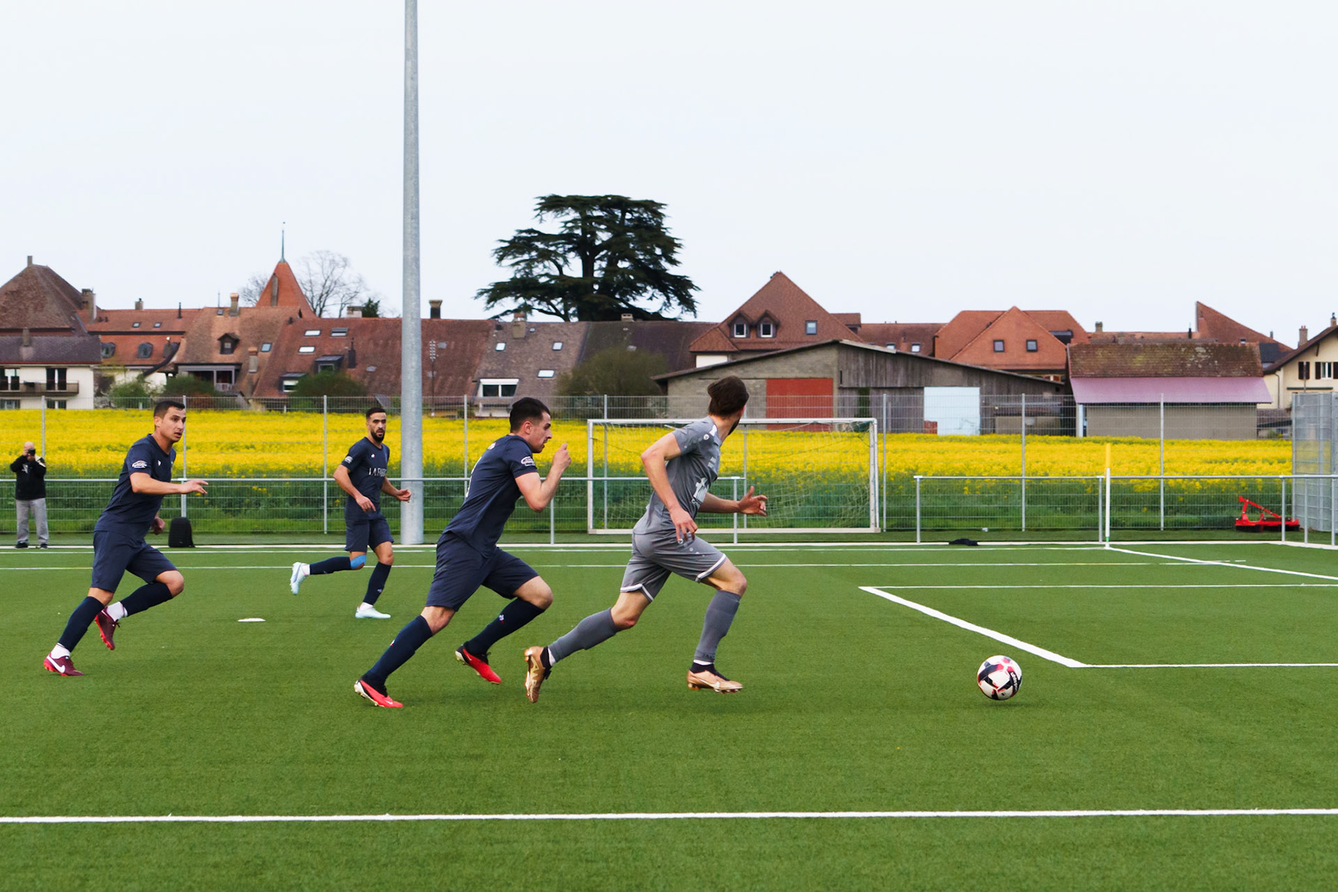 Match 2ème Ligue FC Champagne - FC Grandson-Tuileries au Terrain de Sport de Derrière-Ville à Champagne