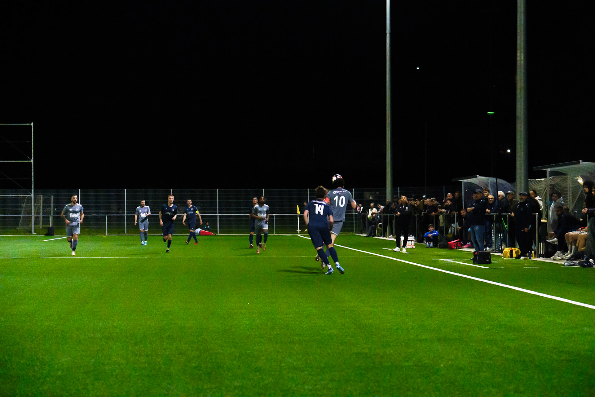 Match 2ème Ligue FC Champagne - FC Grandson-Tuileries au Terrain de Sport de Derrière-Ville à Champagne