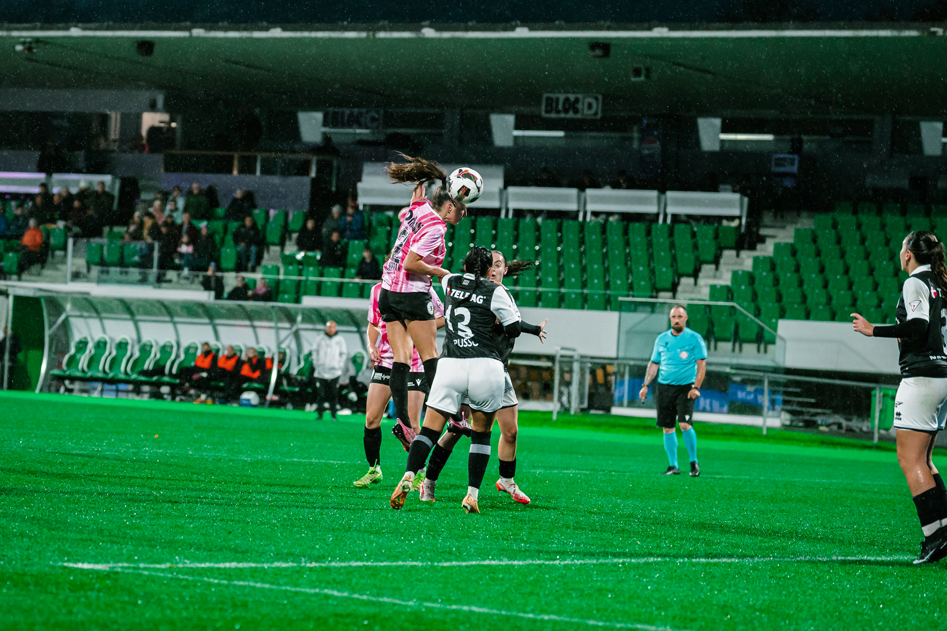 Match de championnat LNB féminine opposant Yverdon Sport FC et le FC Lugano au Stade Municipal, Yverdon-les-Bains. (Christian António / LibsVisuals.com)