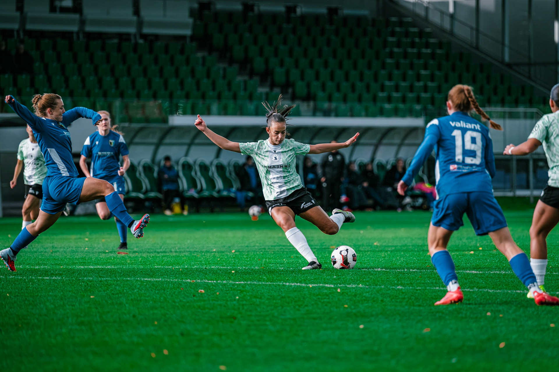 Match championnat LNB féminine opposant Yverdon Sport FC et FC Oerlikon/Polizei ZH 1 au Stade Municipal. (Christian António/LibsVisuals.com)