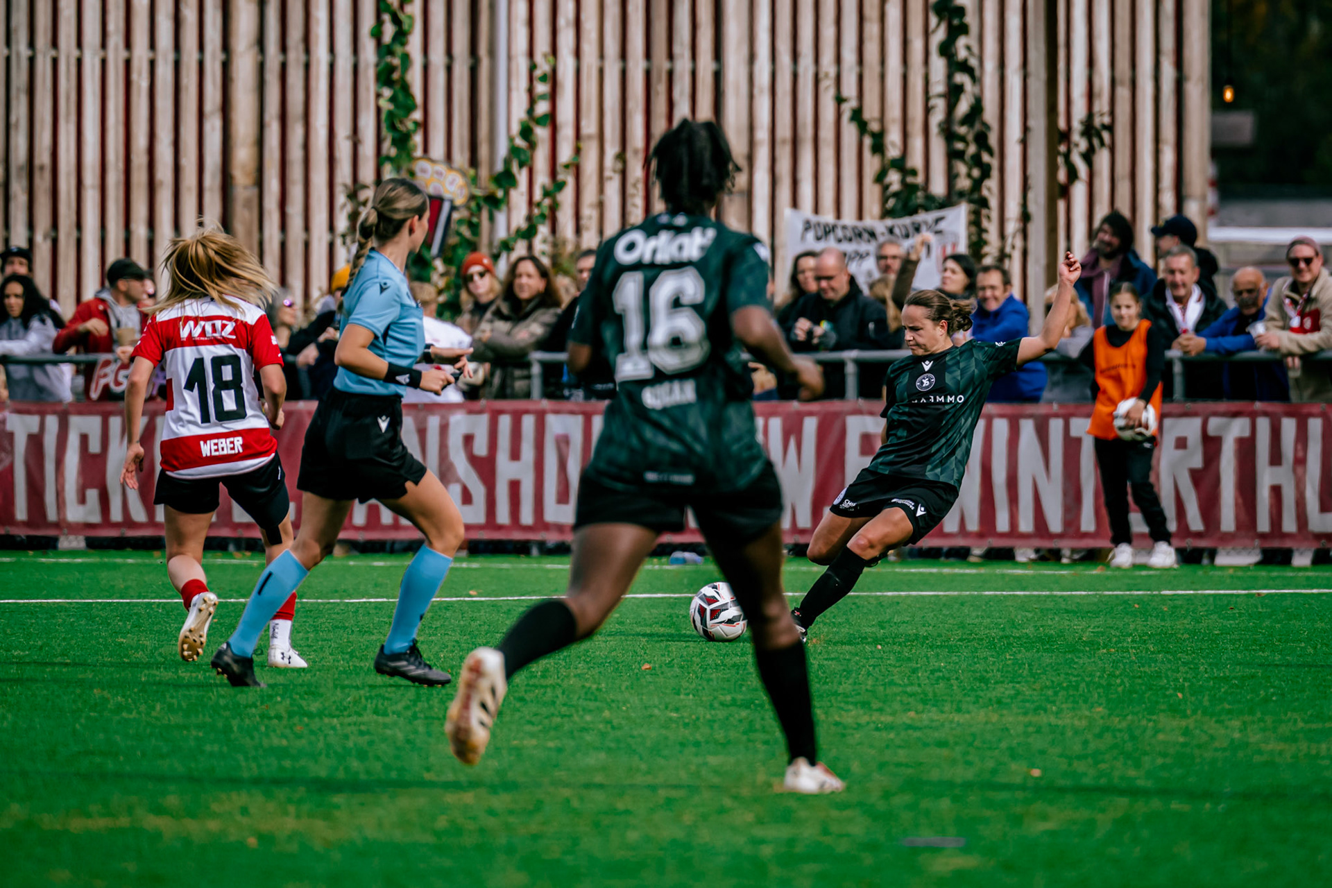 Match de championnat LNB Féminine opposant le FC Winterthur et Yverdon Sport FC au Schützenwiese, Winterthur. (Christian António/LibsVisuals.com)