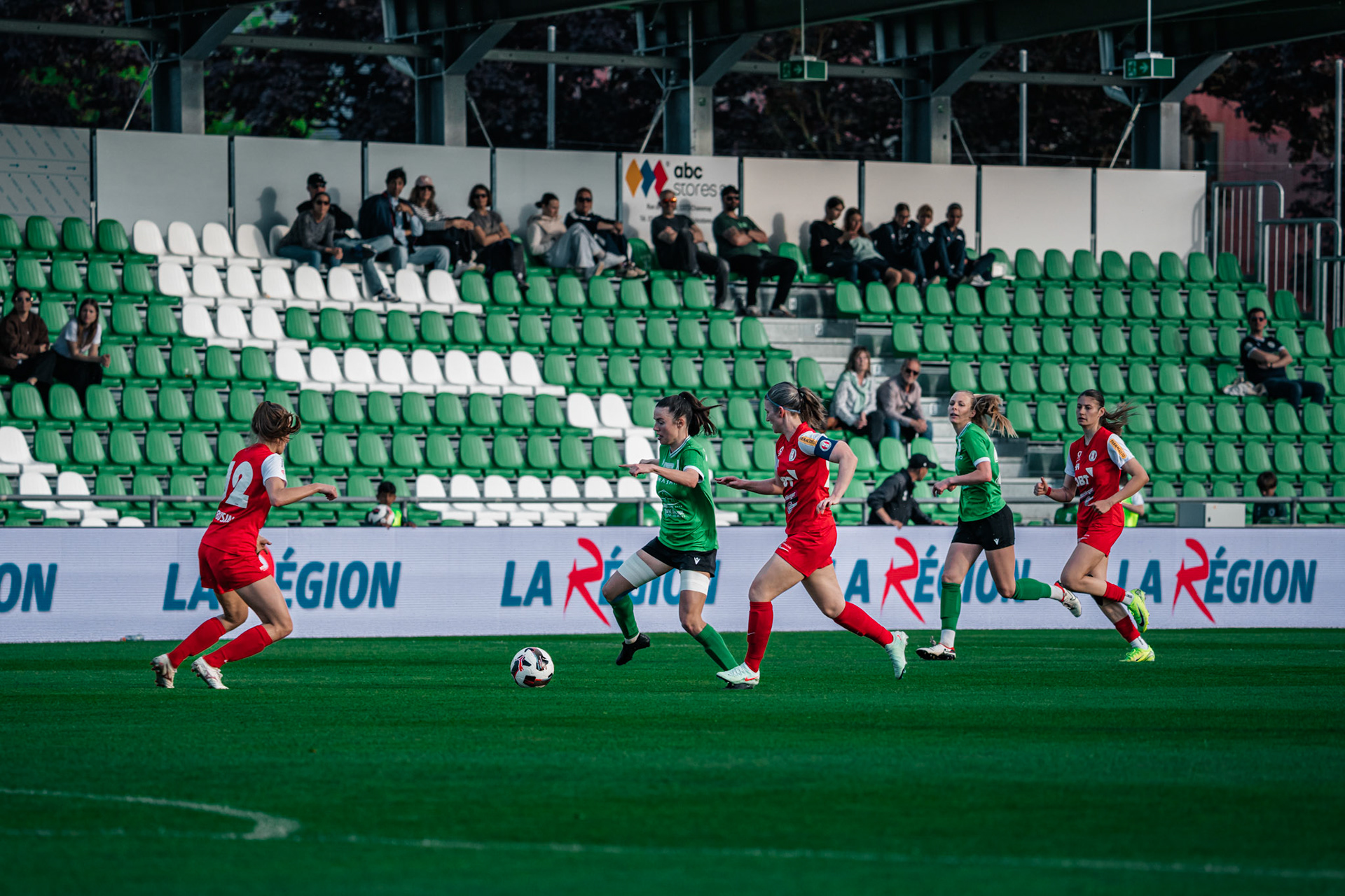 Yverdon Sport FC et FC Rapperswil-Jona au Stade Municipal. (Christian António/LibsVisuals.com)