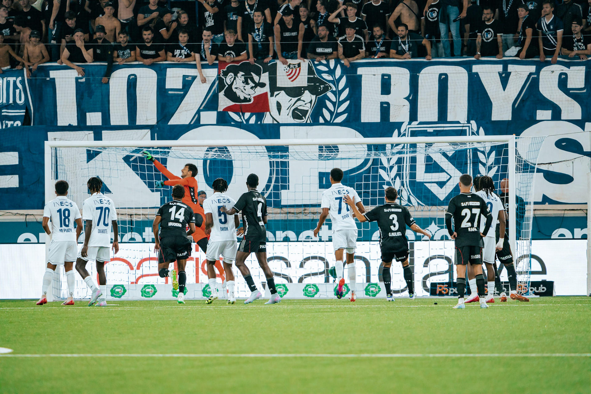 Match aller du tour de barrage de l’UEFA Europa Conference League 2025/26 opposant Lausanne-Sport et le Beşiktaş JK au Stade de la Tuilière. (Christian António/LibsVisuals.com)