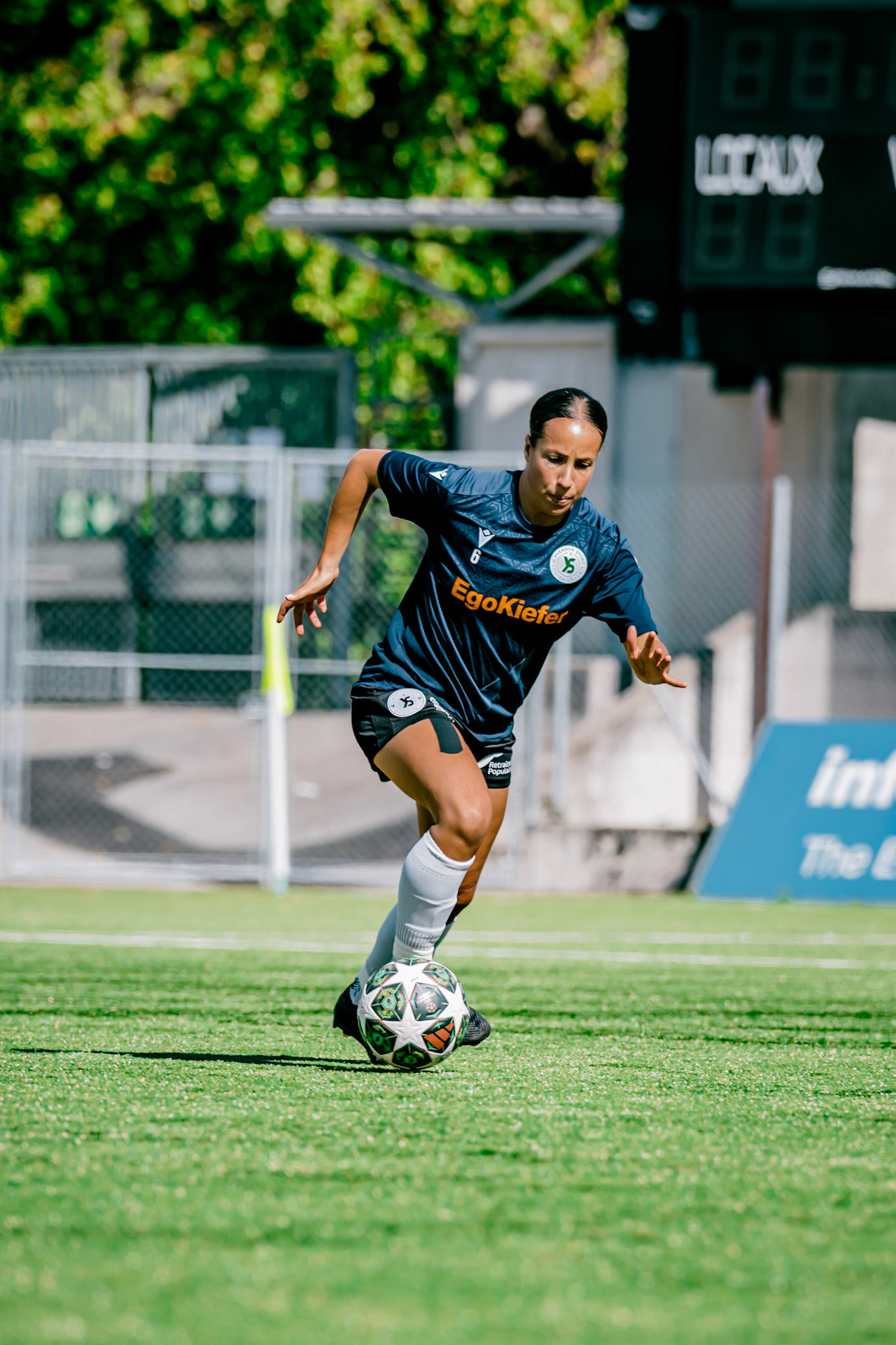 Match de championnat LNB (féminine) opposant l’Etoile Carouge FC à Yverdon Sport FC au Stade de la Fontenette à Carouge. (Christian António/LibsVisuals.com)