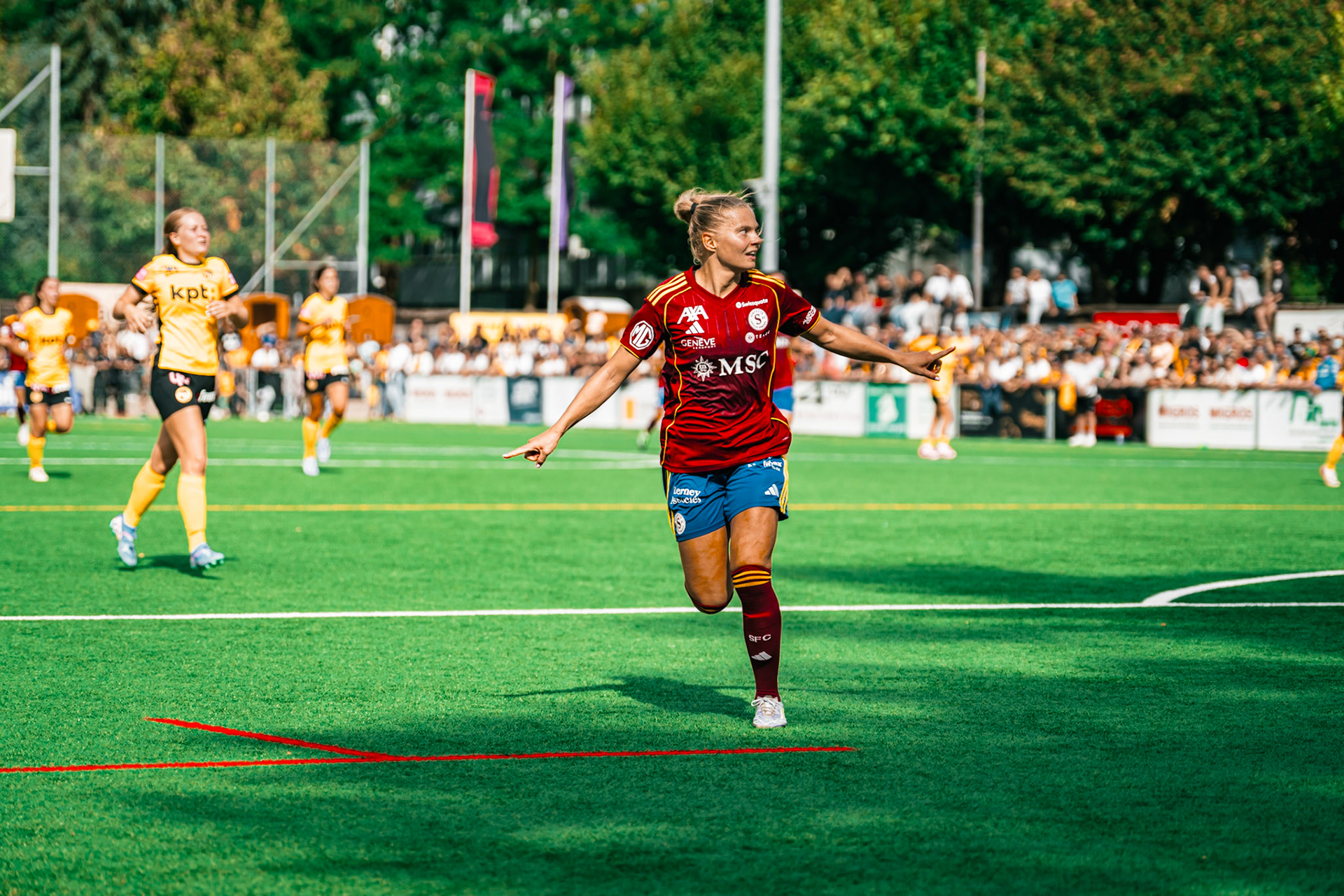 Match de l’AXA Women’s Super League opposant BSC YB Frauen et Servette FC Chênois Féminin au Spitalacker (Kunstrasenfeld), Bern. (Christian António/LibsVisuals.com)