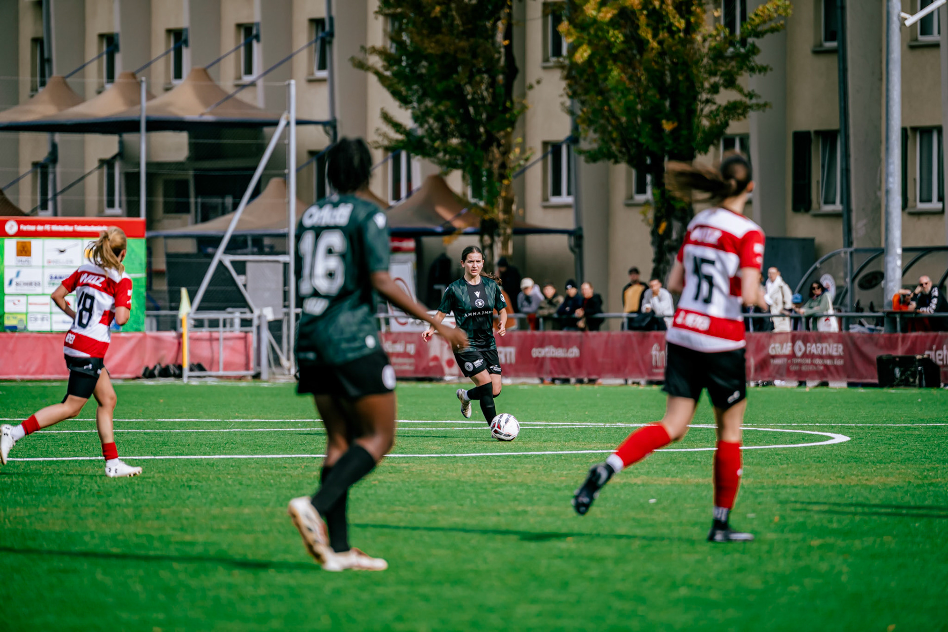 Match de championnat LNB Féminine opposant le FC Winterthur et Yverdon Sport FC au Schützenwiese, Winterthur. (Christian António/LibsVisuals.com)