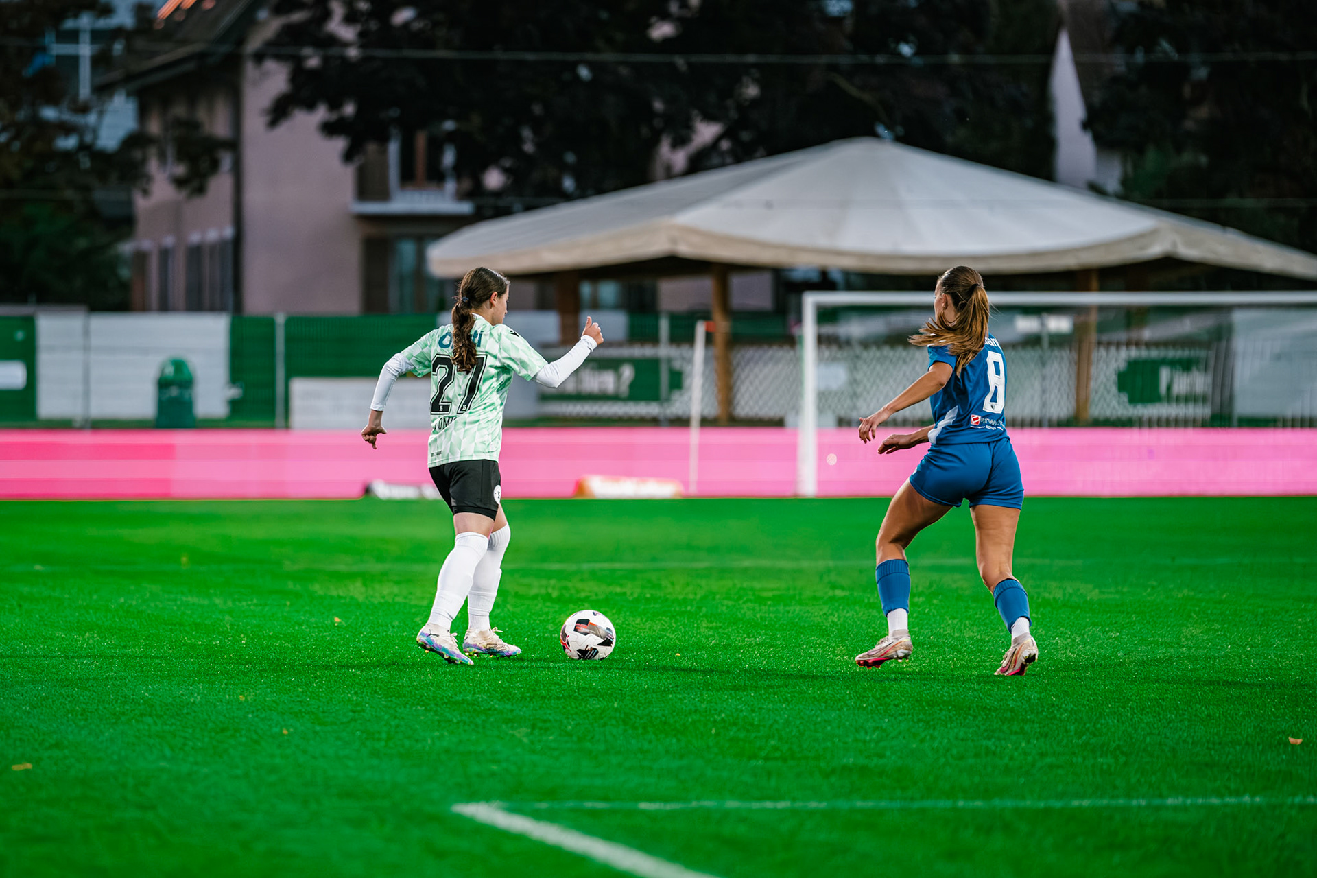Match championnat LNB féminine opposant Yverdon Sport FC et FC Oerlikon/Polizei ZH 1 au Stade Municipal. (Christian António/LibsVisuals.com)