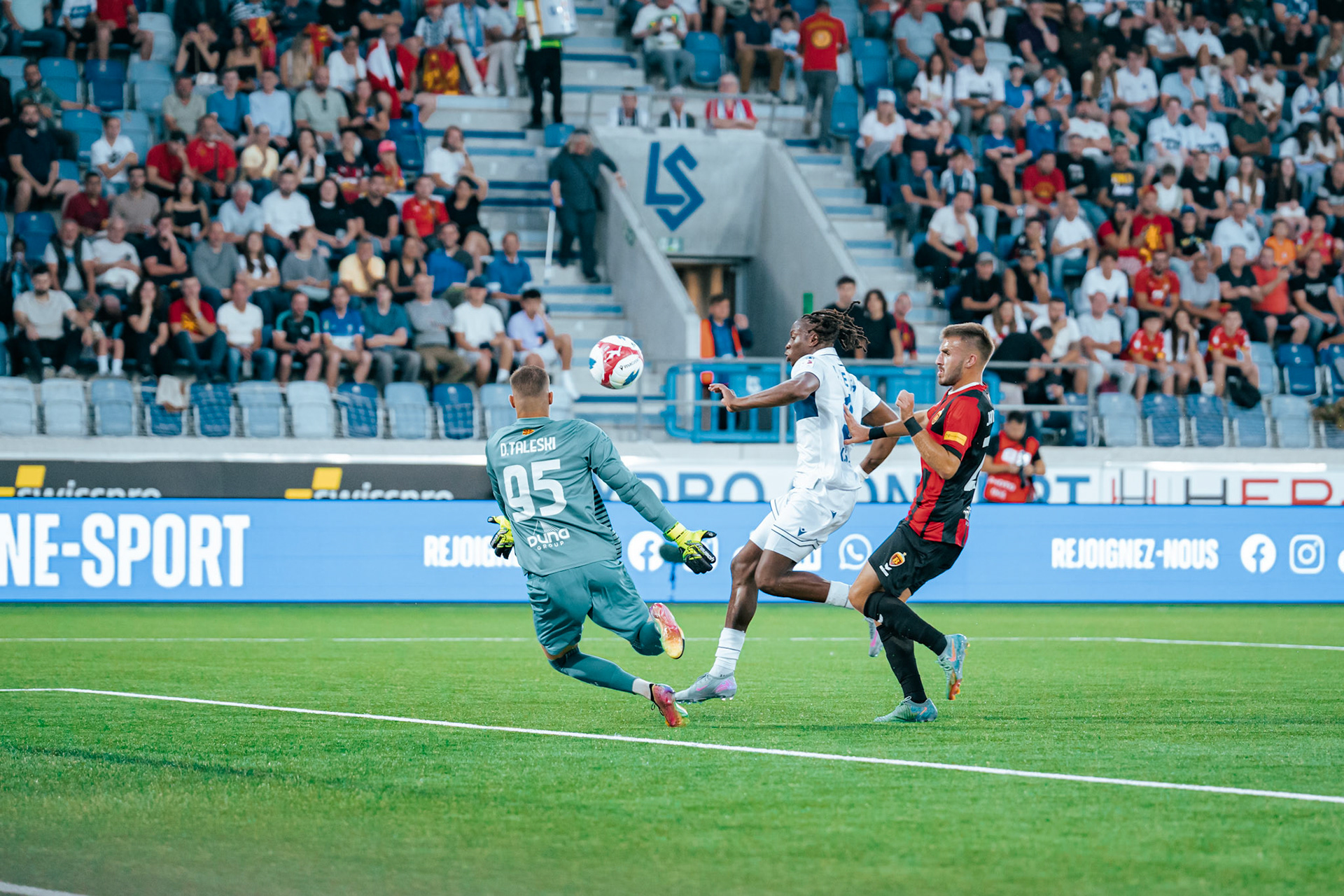 Lausanne-Sport - Vardar Skopje au Stade de la Tuilière. (Christian António/LibsVisuals.com)