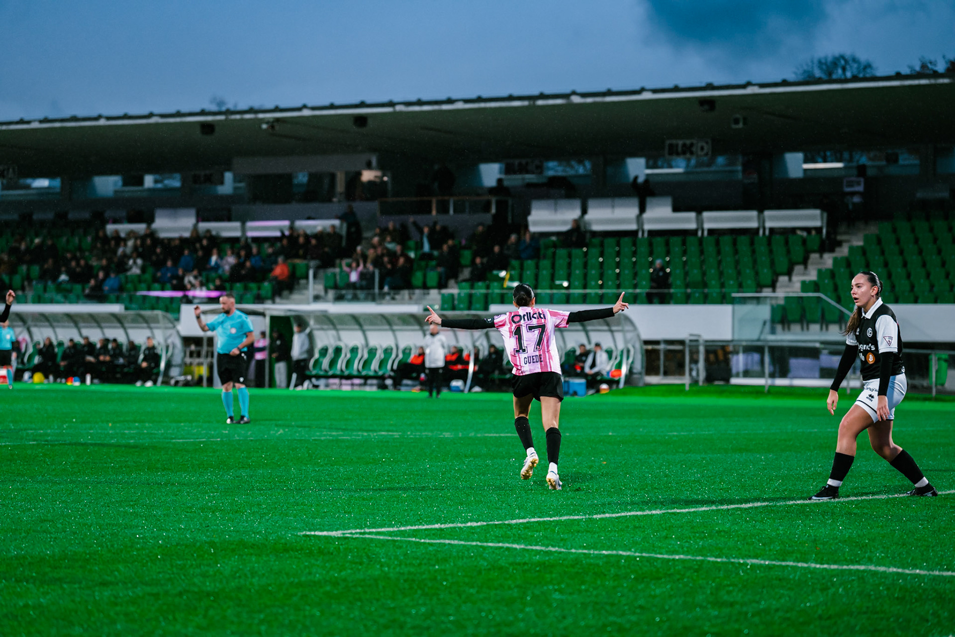 Match de championnat LNB féminine opposant Yverdon Sport FC et le FC Lugano au Stade Municipal, Yverdon-les-Bains. (Christian António / LibsVisuals.com)