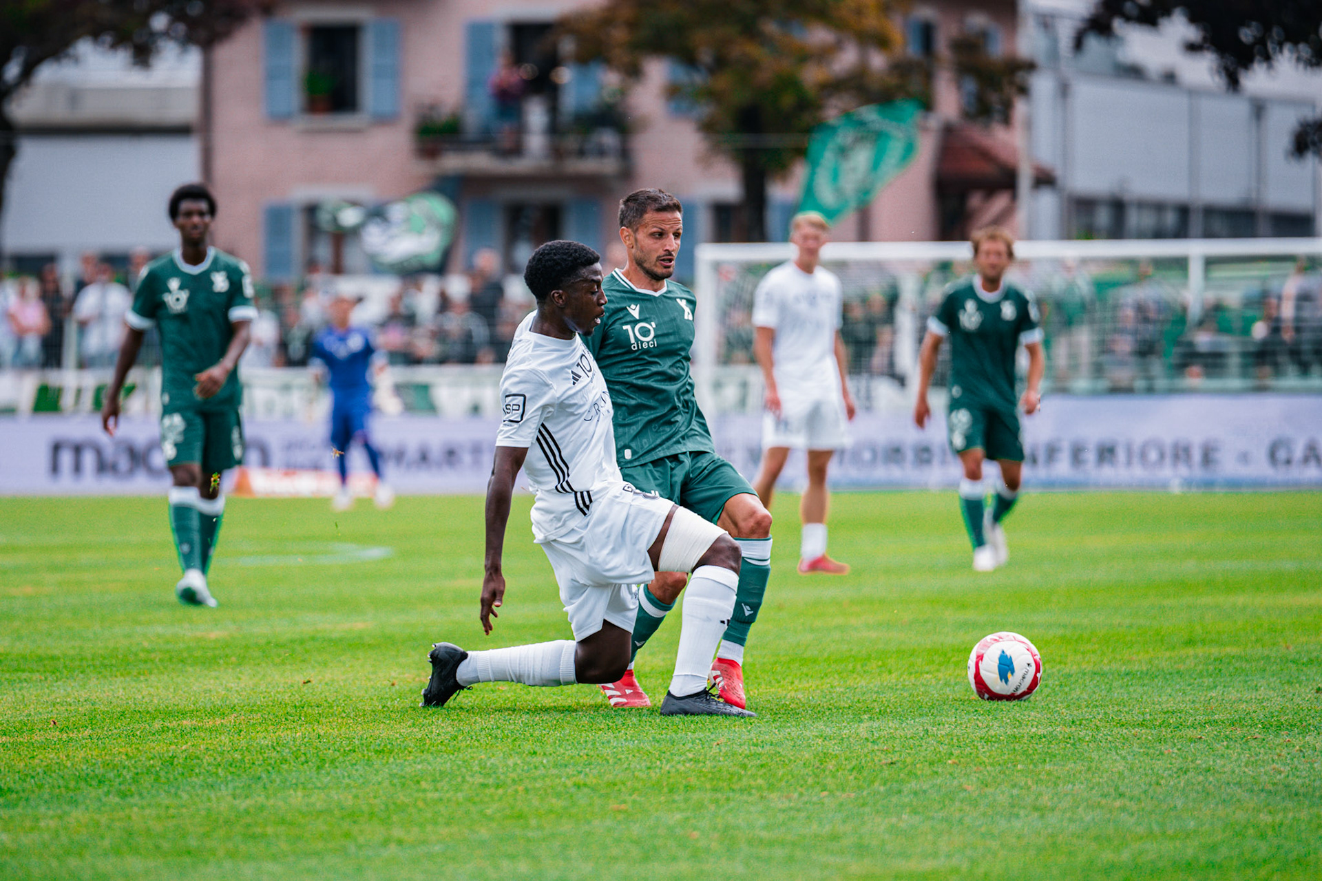 Match opposant Yverdon Sport FC face au Stade Lausanne Ouchy au Stade Municipal. (Christian António/LibsVisuals.com)