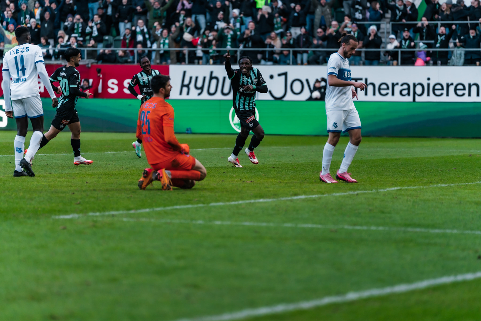FC Saint-Gall 1879 et Lausanne-Sport FC au Kybunpark. (Christian António/LibsVisuals.com)