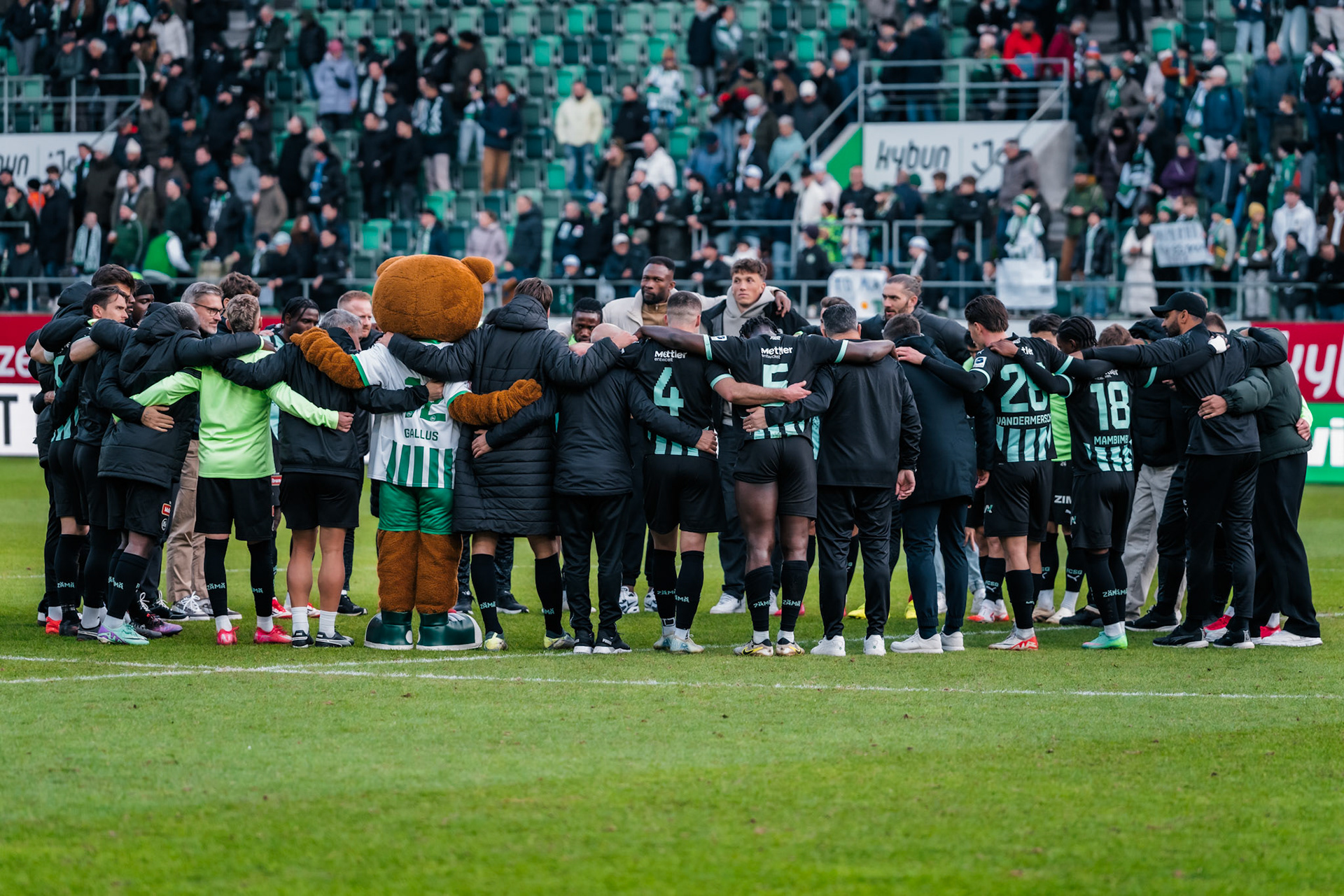FC Saint-Gall 1879 et Lausanne-Sport FC au Kybunpark. (Christian António/LibsVisuals.com)