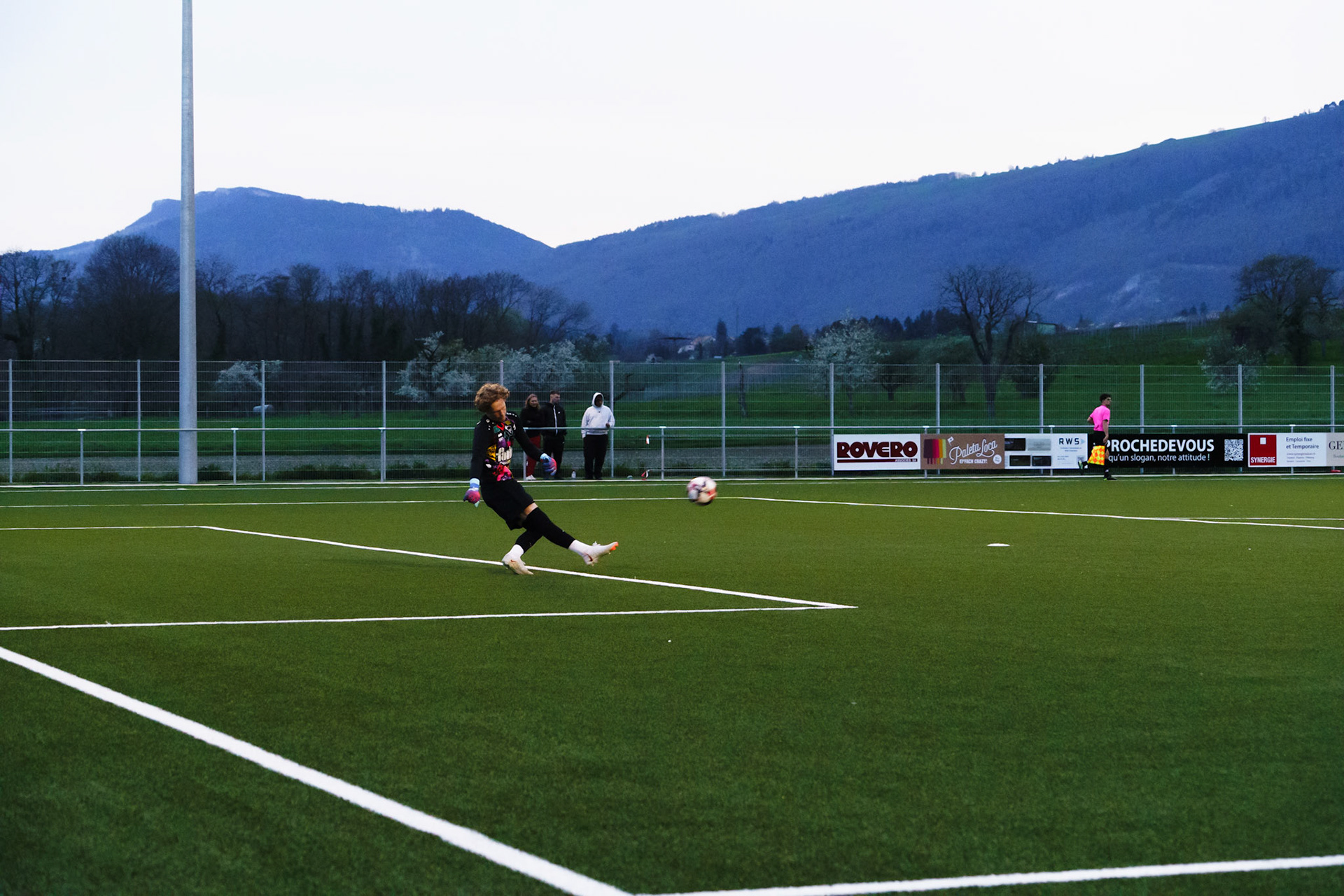 Match 2ème Ligue FC Champagne - FC Grandson-Tuileries au Terrain de Sport de Derrière-Ville à Champagne