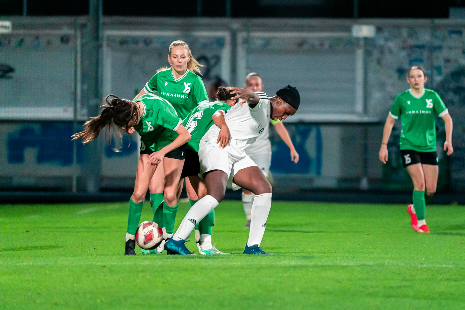 Ligue nationale B Féminine Yverdon Sport FC - Etoile Carouge FC