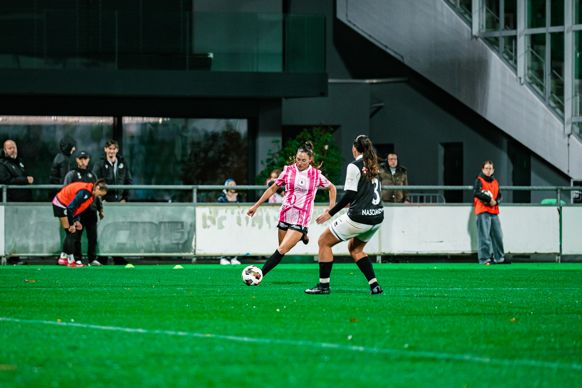 Match de championnat LNB féminine opposant Yverdon Sport FC et le FC Lugano au Stade Municipal, Yverdon-les-Bains. (Christian António / LibsVisuals.com)