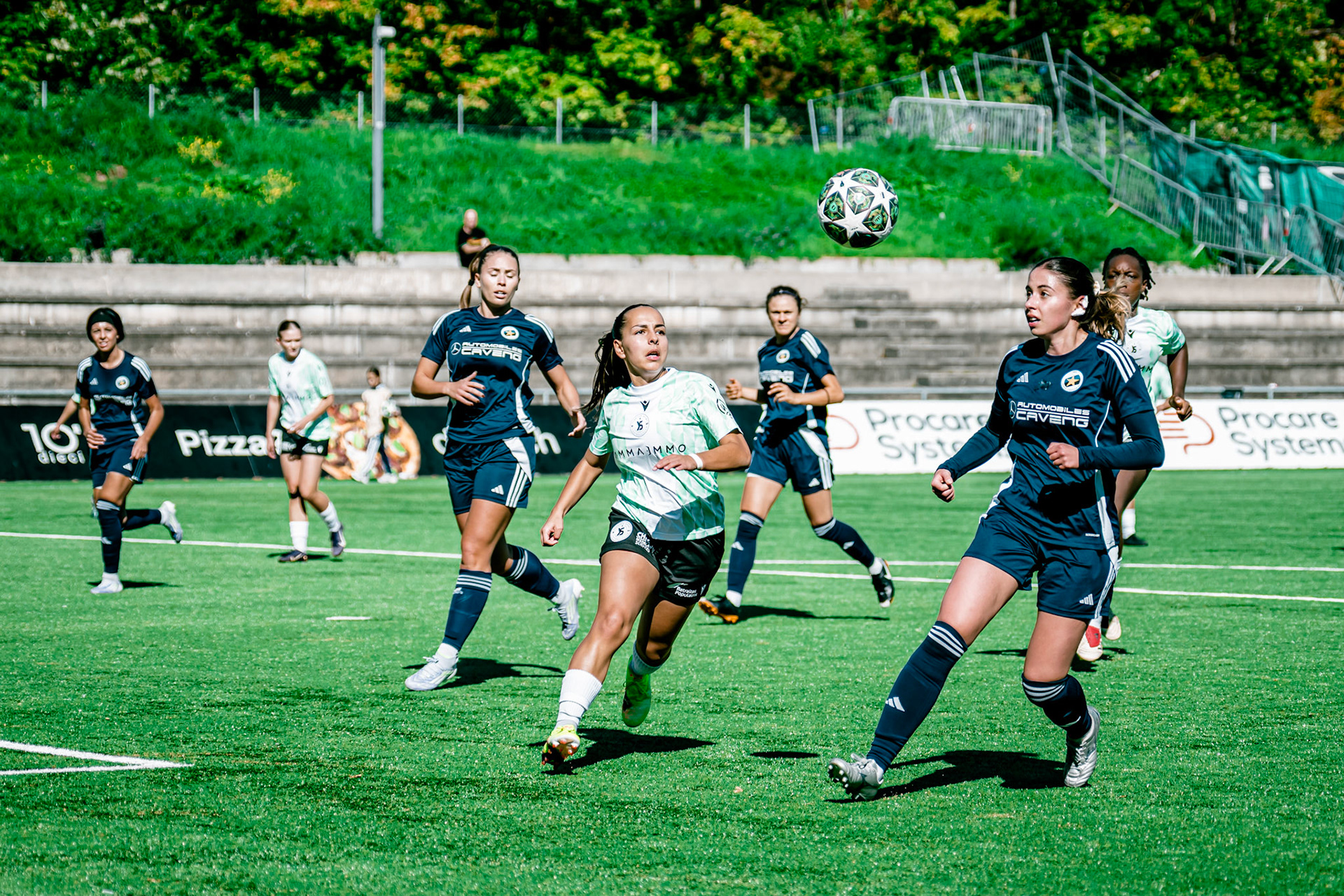 Match de championnat LNB (féminine) opposant l’Etoile Carouge FC à Yverdon Sport FC au Stade de la Fontenette à Carouge. (Christian António/LibsVisuals.com)
