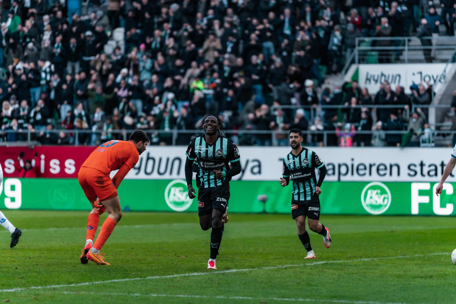 FC Saint-Gall 1879 et Lausanne-Sport FC au Kybunpark. (Christian António/LibsVisuals.com)