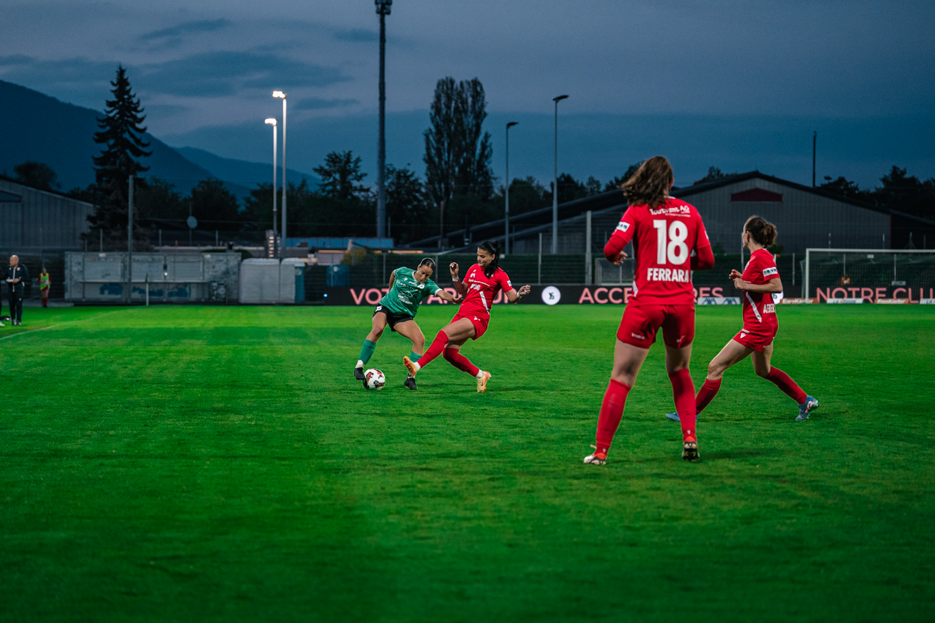 Yverdon Sport FC et Frauenteam Thun Berner-Oberland au Stade Municipal. (Christian António/LibsVisuals.com)