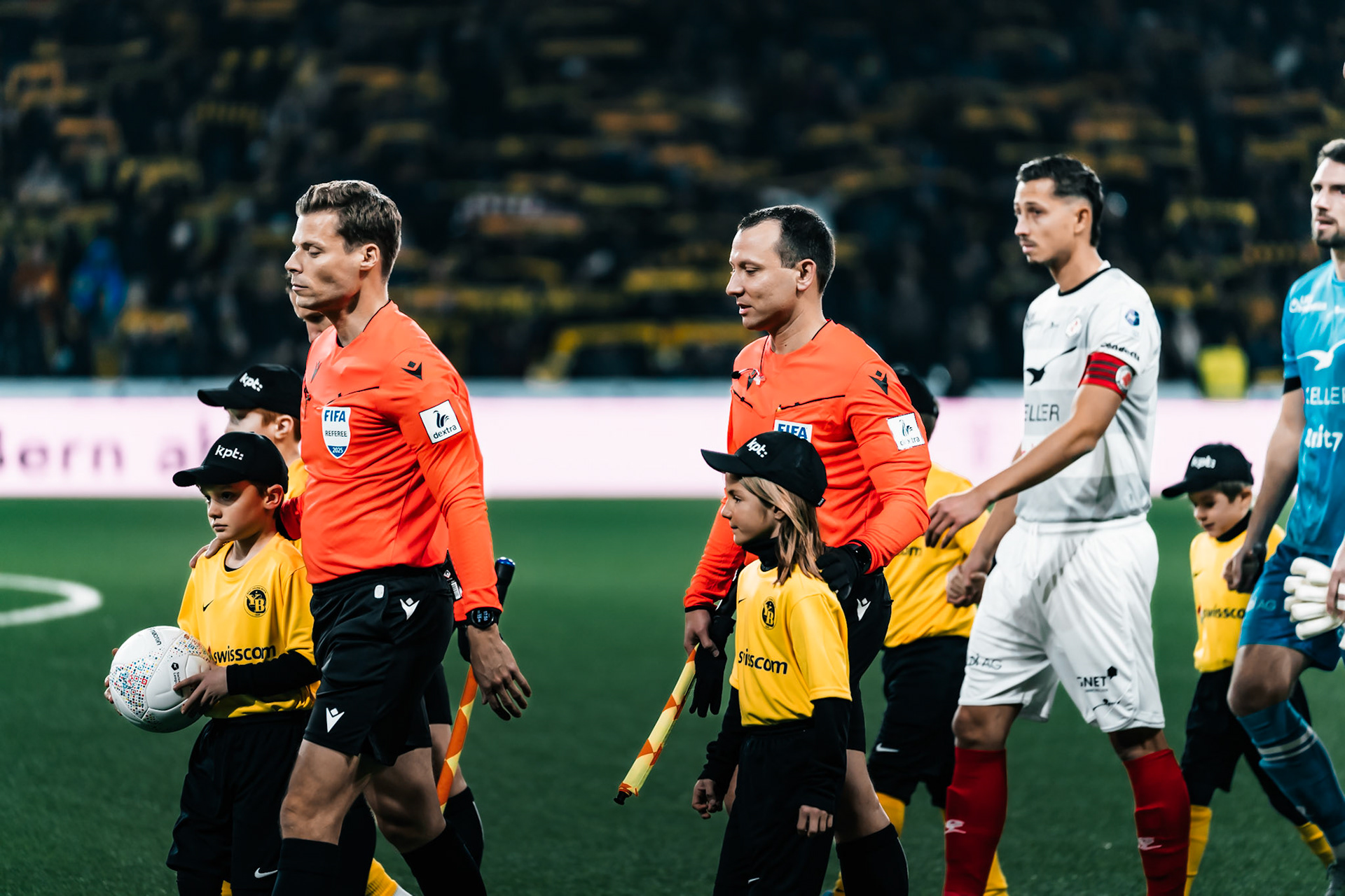 Entrée des joueurs lors du match entre BSC Young Boys et FC Winterthur au Stadion Wankdorf. (Christian António/LibsVisuals.com)
