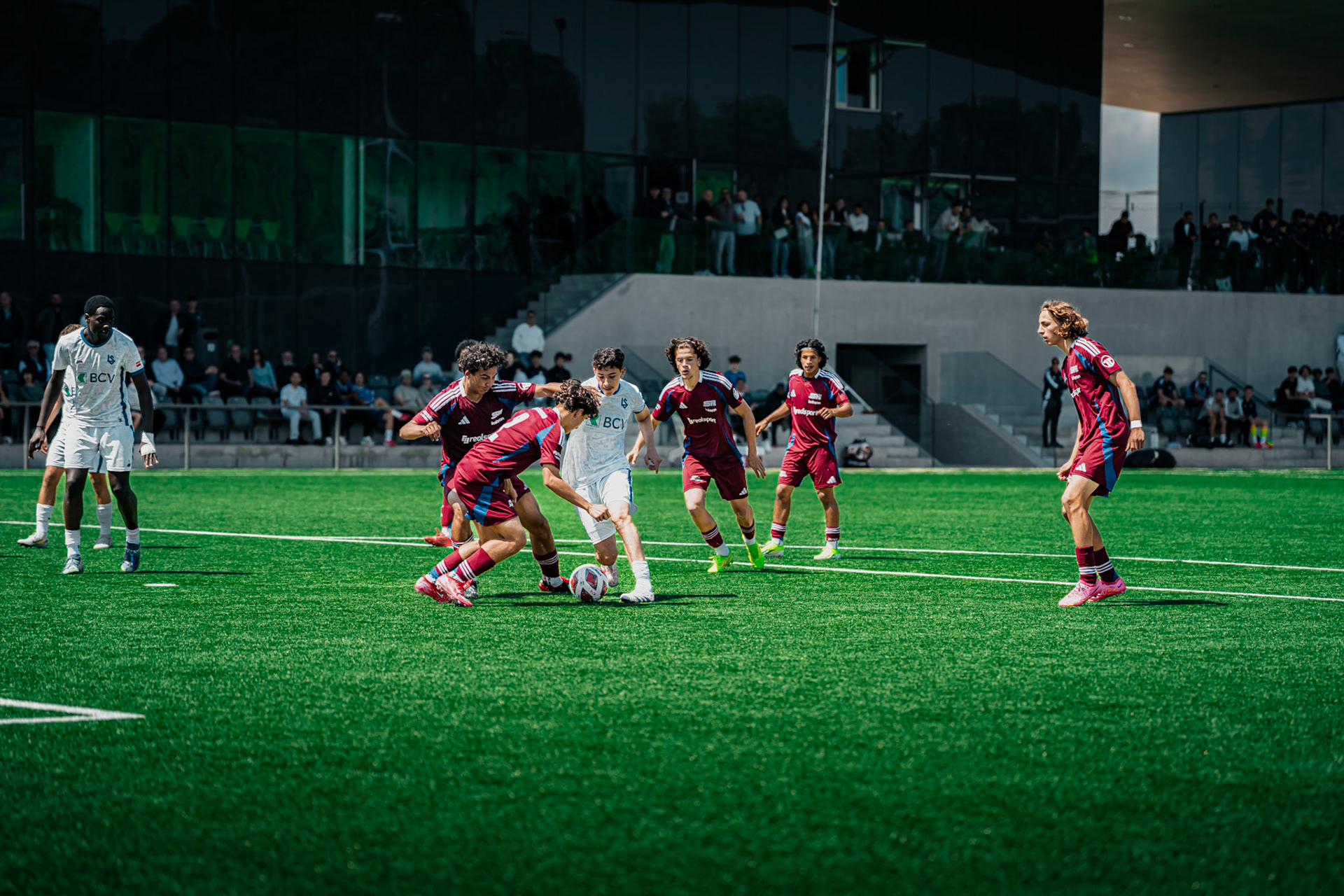 FC Lausanne-Sport M-17 et Servette FC M-17 au Centre sportif+ Stade de la Tuilière. (Christian António/LibsVisuals.com)
