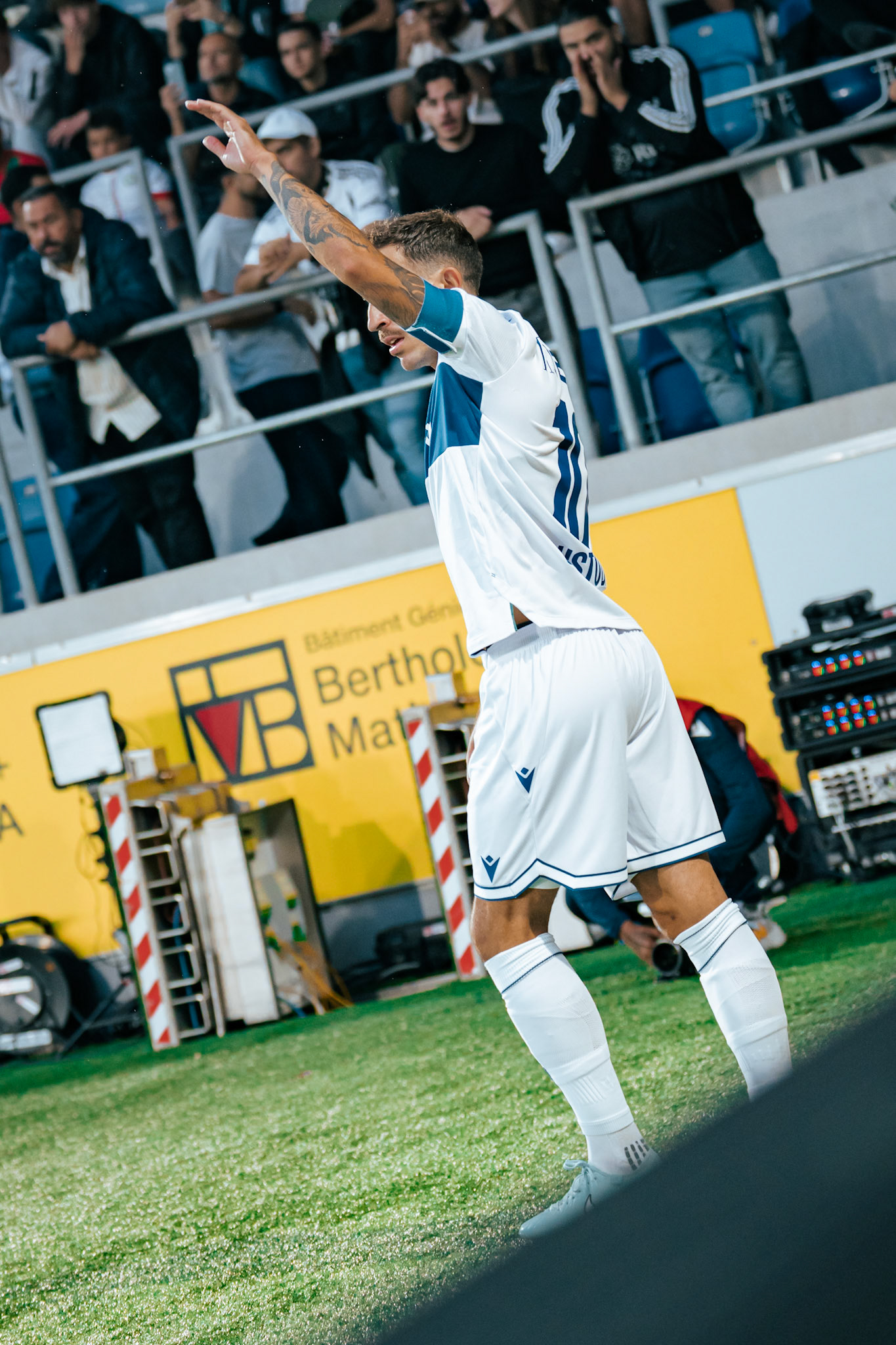Match aller du tour de barrage de l’UEFA Europa Conference League 2025/26 opposant Lausanne-Sport et le Beşiktaş JK au Stade de la Tuilière. (Christian António/LibsVisuals.com)