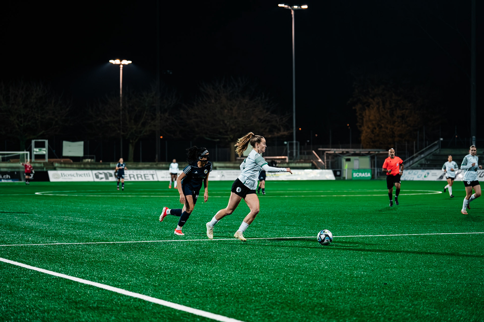 Etoile Carouge FC et Yverdon Sport FC au  Stade de la Fontenette (Christian António/LibsVisuals.com)