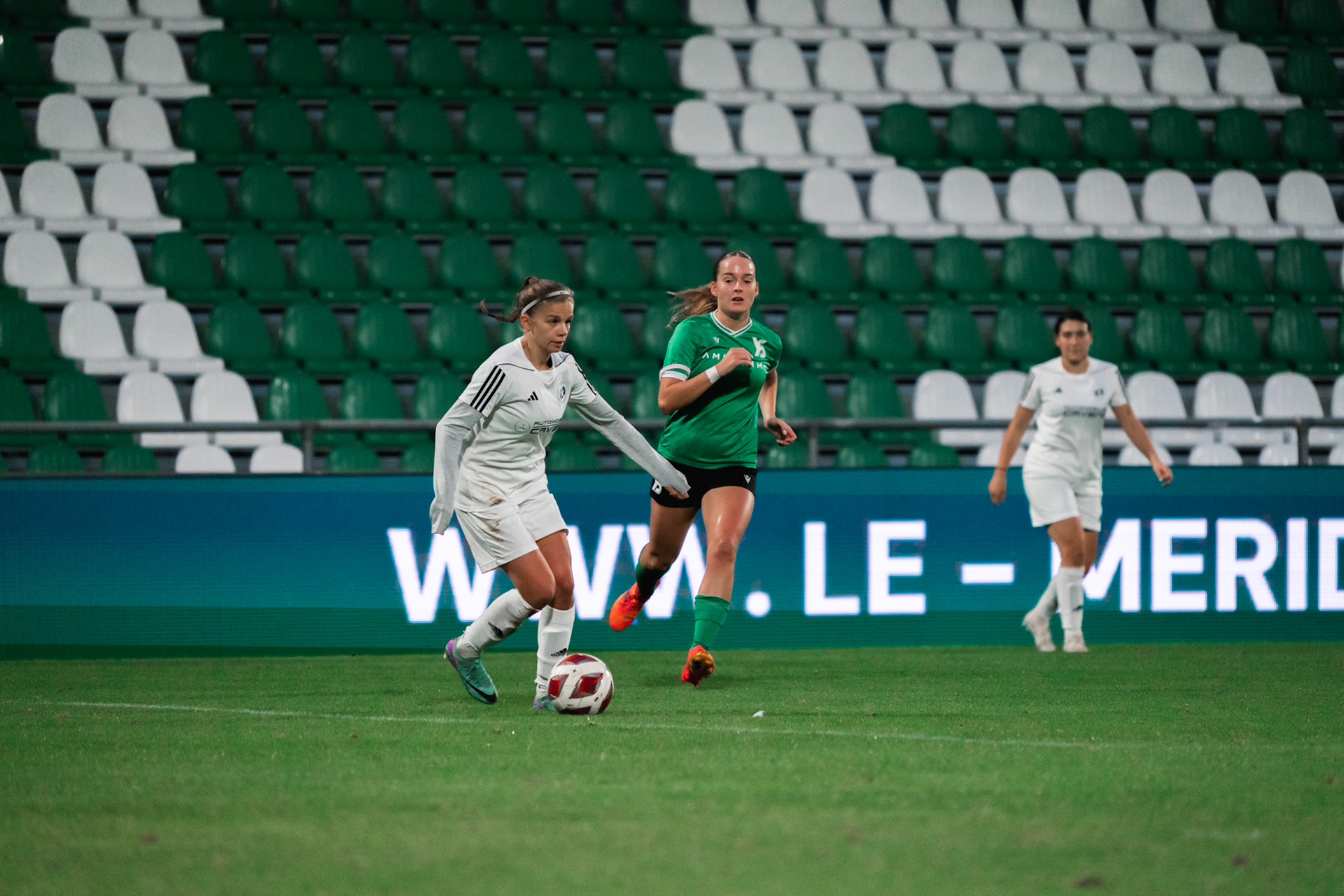Ligue nationale B Féminine Yverdon Sport FC - Etoile Carouge FC