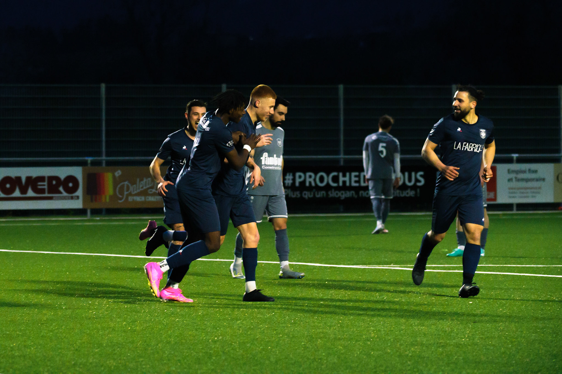 Match 2ème Ligue FC Champagne - FC Grandson-Tuileries au Terrain de Sport de Derrière-Ville à Champagne