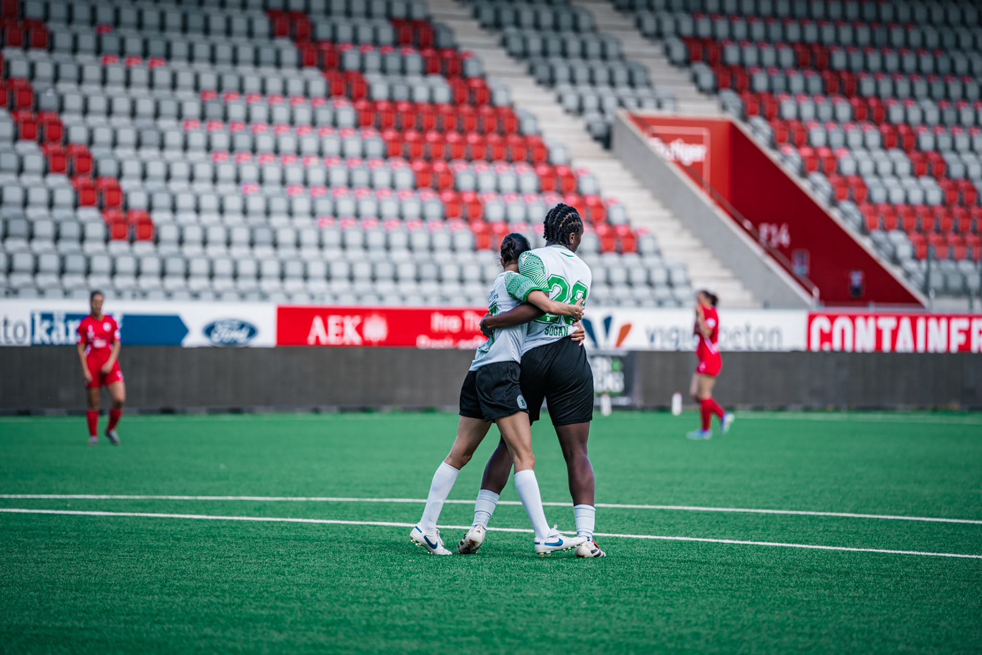 Frauenteam Thun Berner-Oberland et Yverdon Sport FC à la Stockhorn Arena. (Christian António/LibsVisuals.com)
