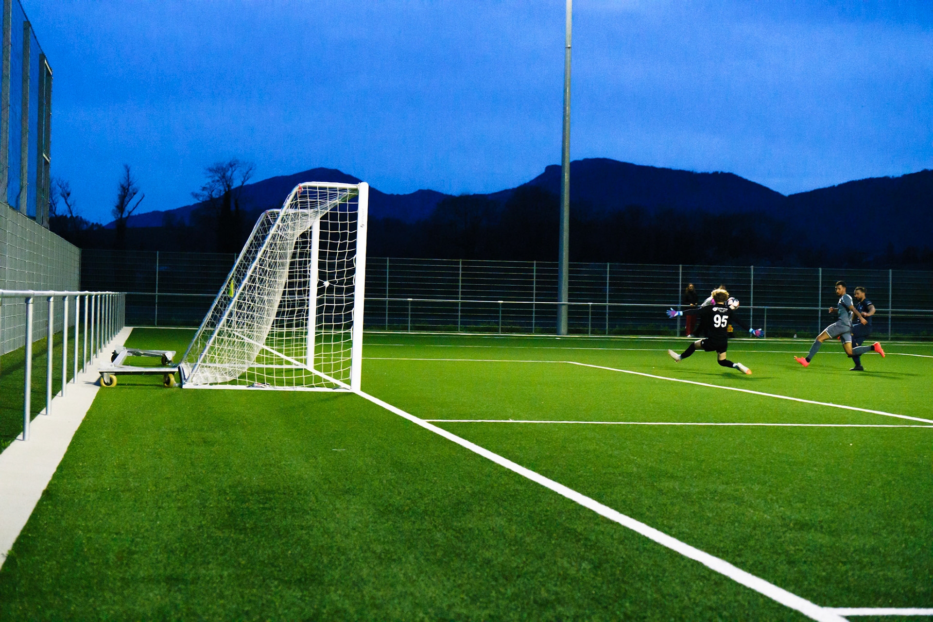 Match 2ème Ligue FC Champagne - FC Grandson-Tuileries au Terrain de Sport de Derrière-Ville à Champagne