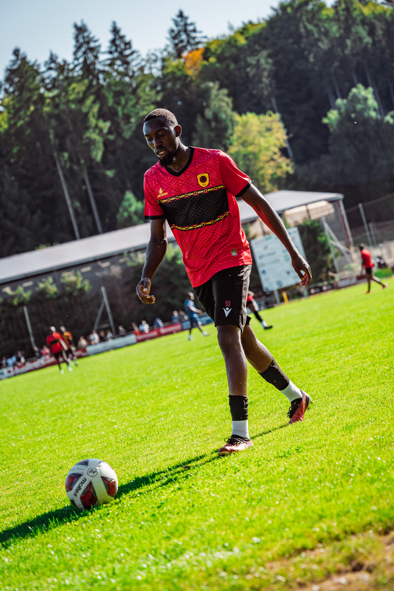 Match amical opposant l’Angola et le Cap-Vert (CanFribourg) au Terrain Communal de Corminboeuf. (Christian António/LibsVisuals.com)