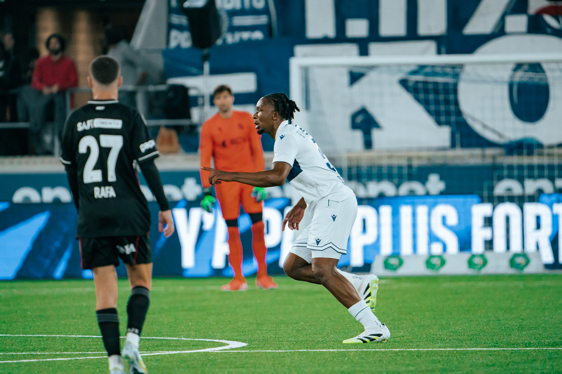 Match aller du tour de barrage de l’UEFA Europa Conference League 2025/26 opposant Lausanne-Sport et le Beşiktaş JK au Stade de la Tuilière. (Christian António/LibsVisuals.com)