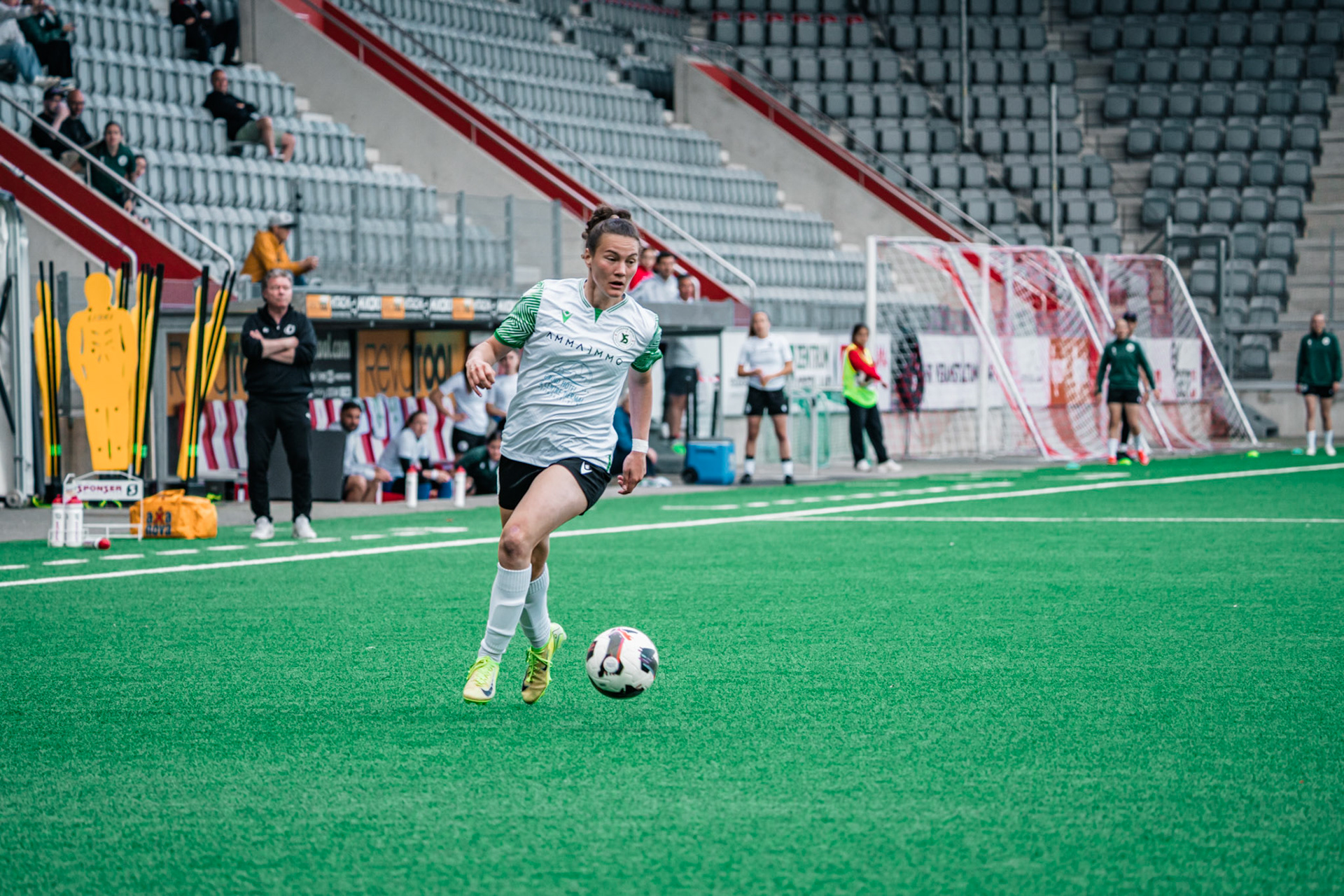 Frauenteam Thun Berner-Oberland et Yverdon Sport FC à la Stockhorn Arena. (Christian António/LibsVisuals.com)