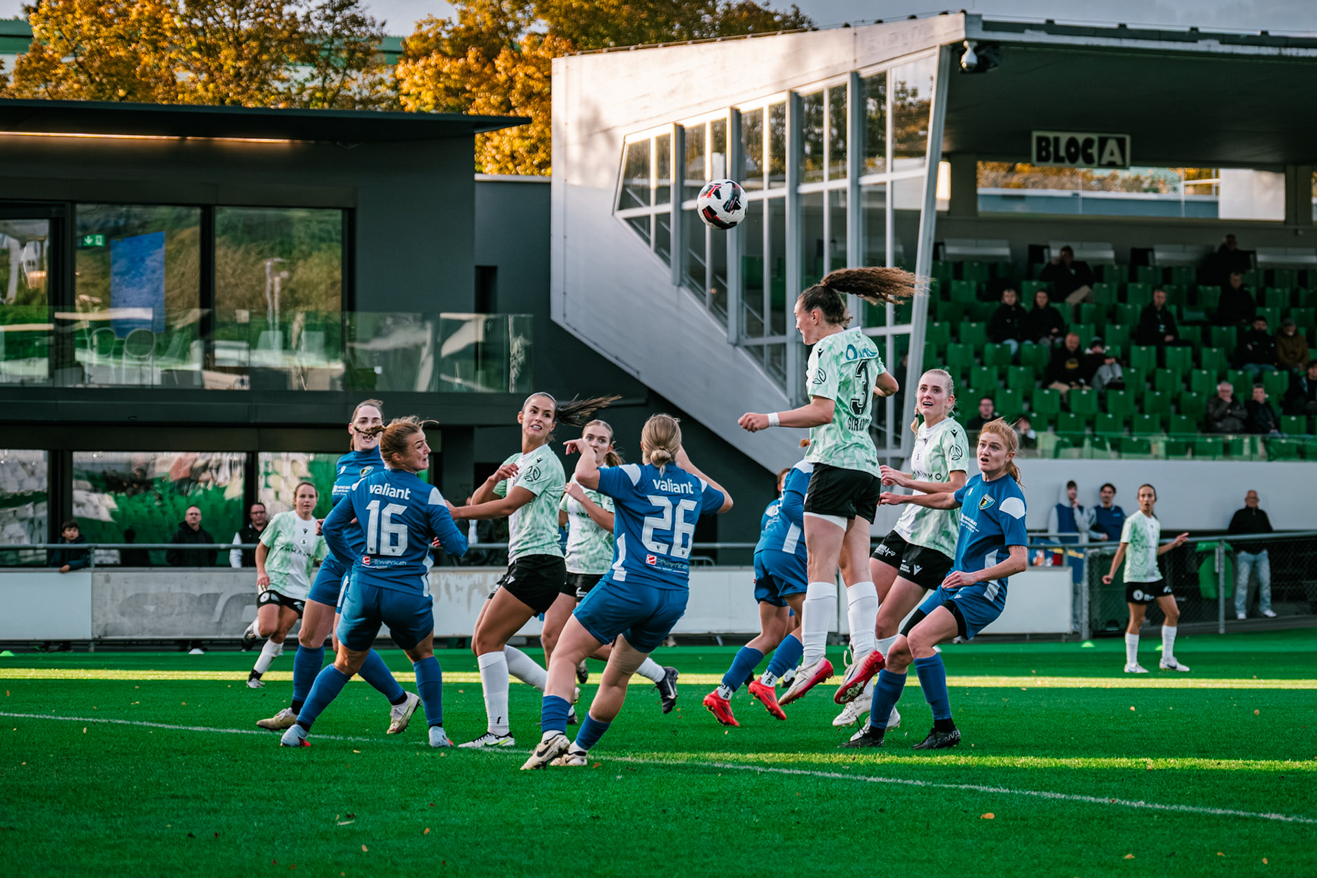 Match championnat LNB féminine opposant Yverdon Sport FC et FC Oerlikon/Polizei ZH 1 au Stade Municipal. (Christian António/LibsVisuals.com)