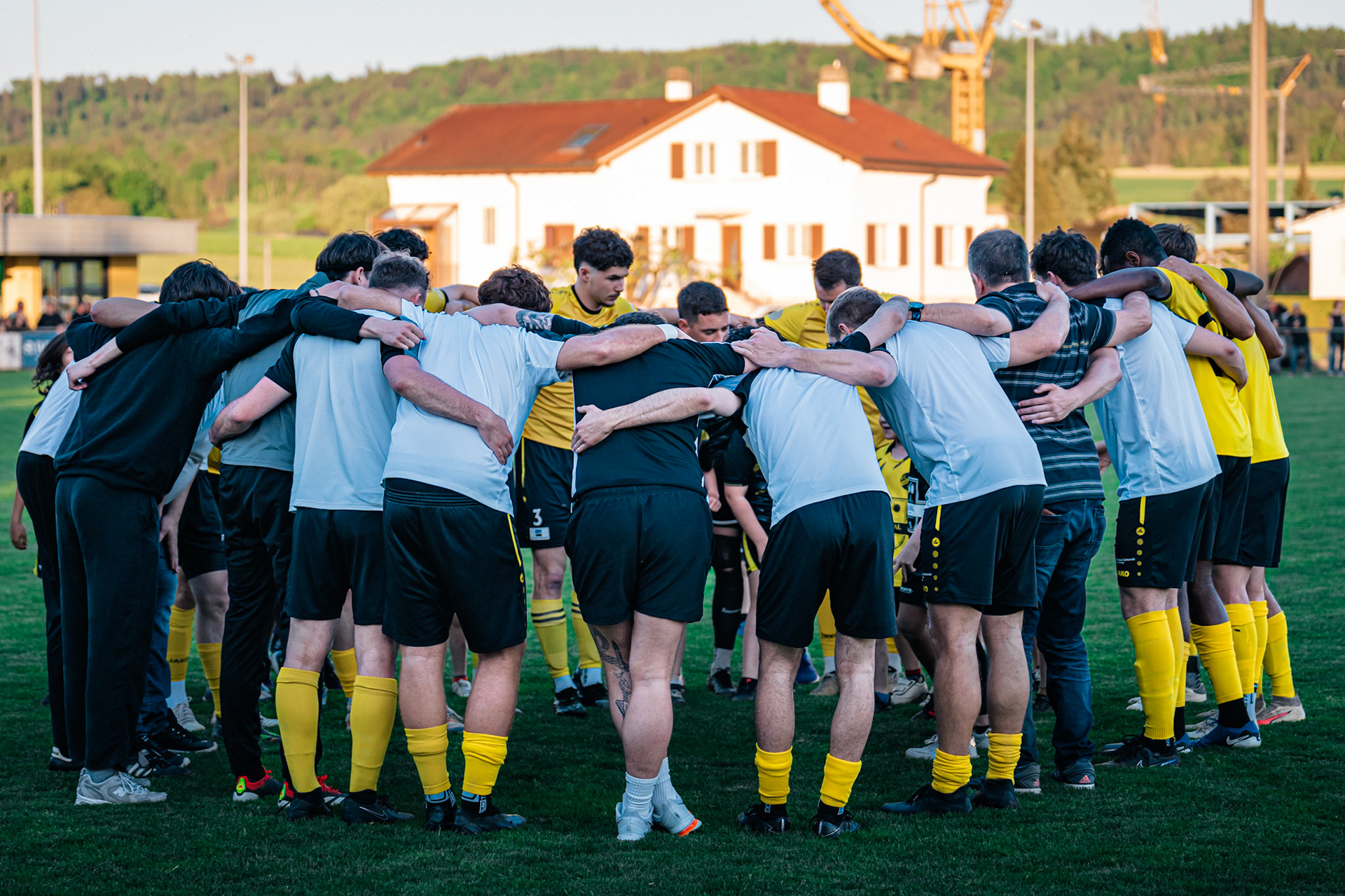 FC Domdidier et FC Cugy-Montet-Aumont-Murist I au Stade du Pâquier. (Christian António/LibsVisuals.com)