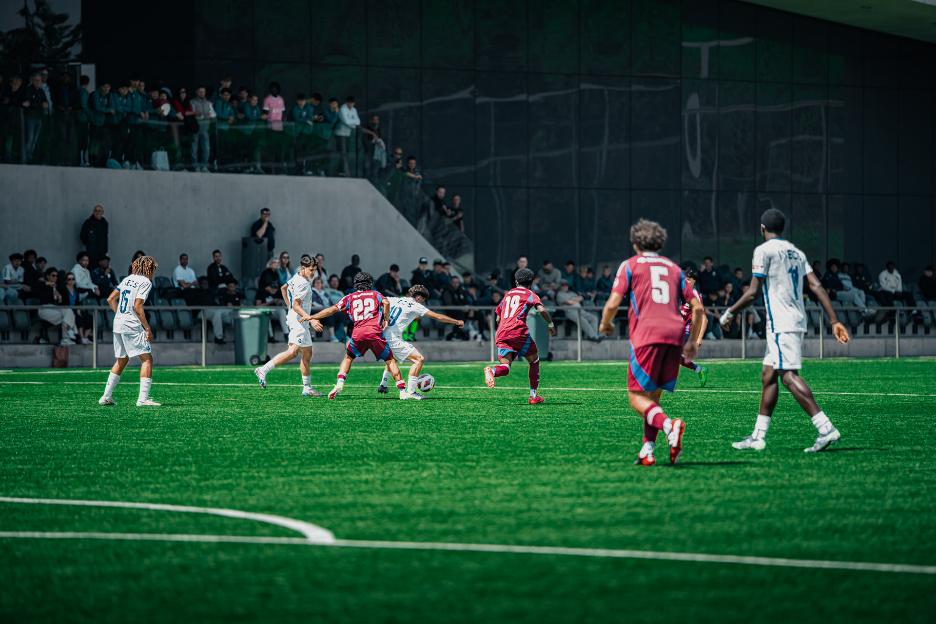 FC Lausanne-Sport M-17 et Servette FC M-17 au Centre sportif+ Stade de la Tuilière. (Christian António/LibsVisuals.com)
