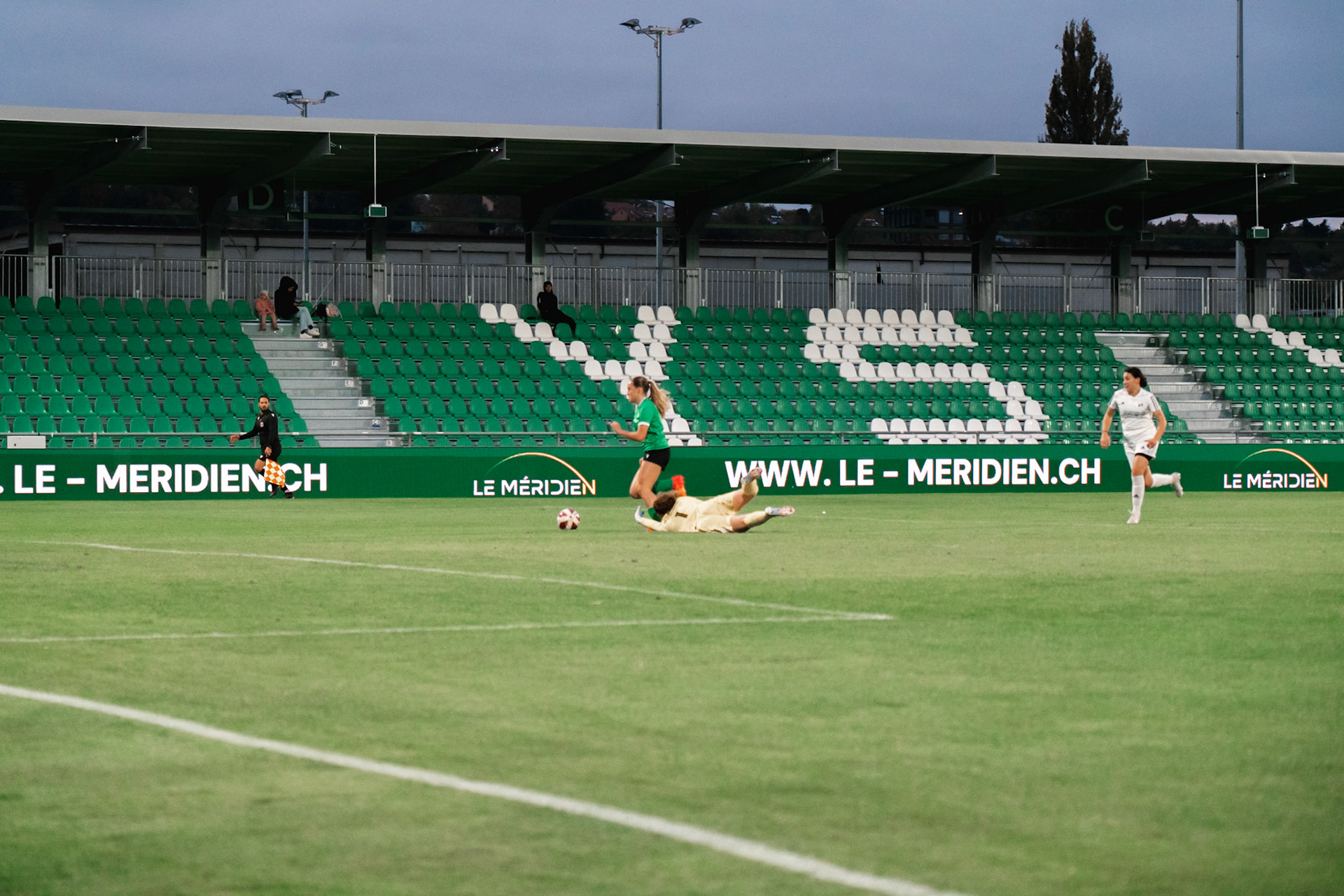 Ligue nationale B Féminine Yverdon Sport FC - Etoile Carouge FC