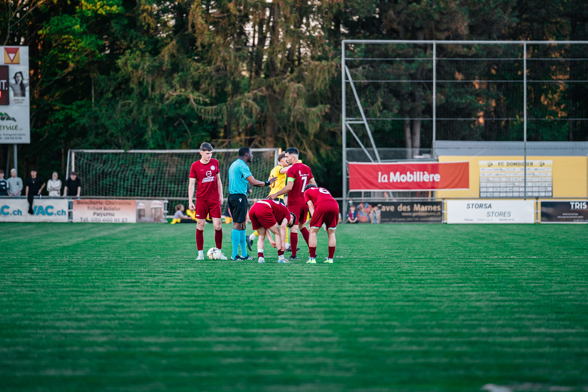FC Domdidier et FC Cugy-Montet-Aumont-Murist I au Stade du Pâquier. (Christian António/LibsVisuals.com)