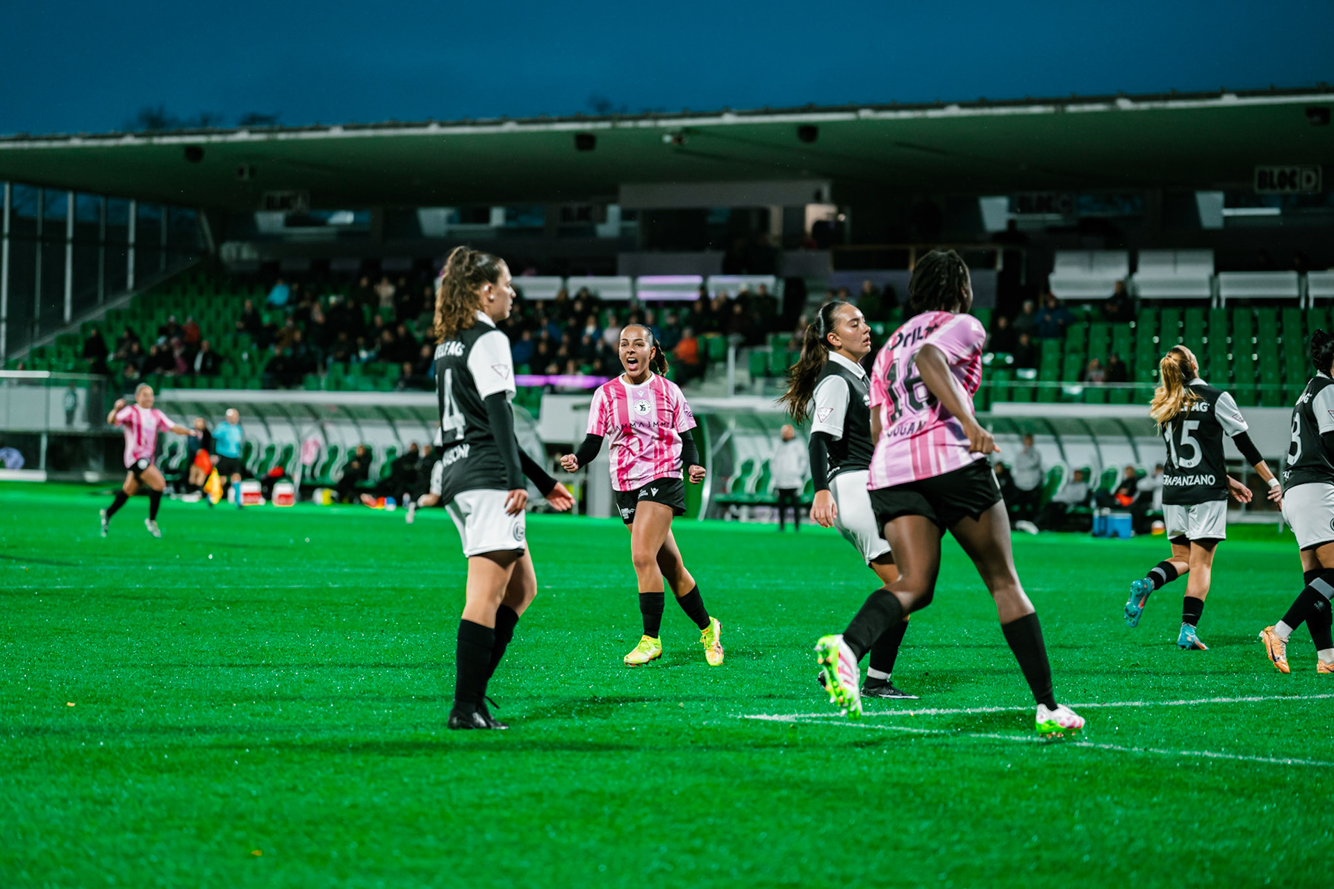 Match de championnat LNB féminine opposant Yverdon Sport FC et le FC Lugano au Stade Municipal, Yverdon-les-Bains. (Christian António / LibsVisuals.com)