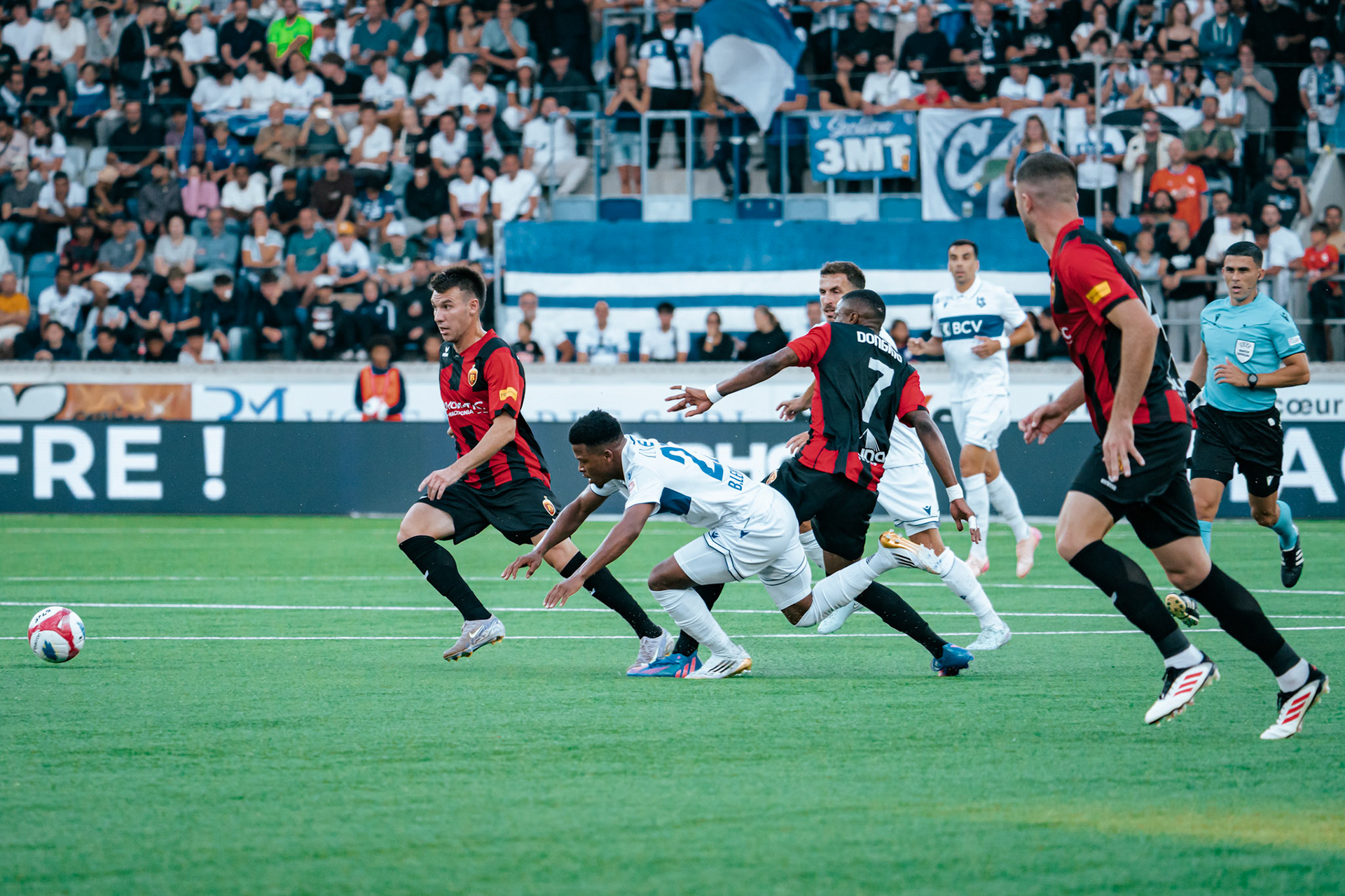 Lausanne-Sport - Vardar Skopje au Stade de la Tuilière. (Christian António/LibsVisuals.com)