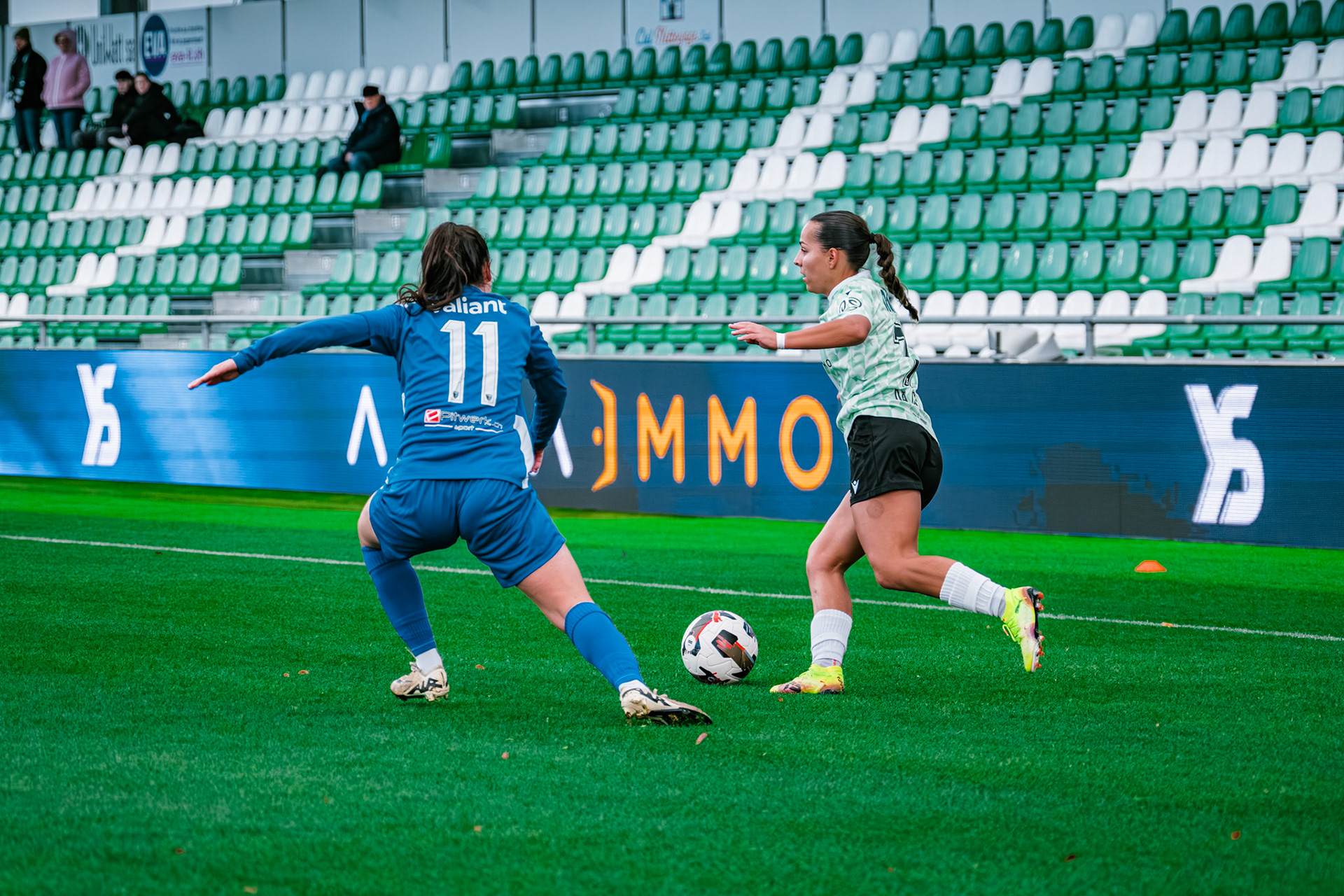 Match championnat LNB féminine opposant Yverdon Sport FC et FC Oerlikon/Polizei ZH 1 au Stade Municipal. (Christian António/LibsVisuals.com)