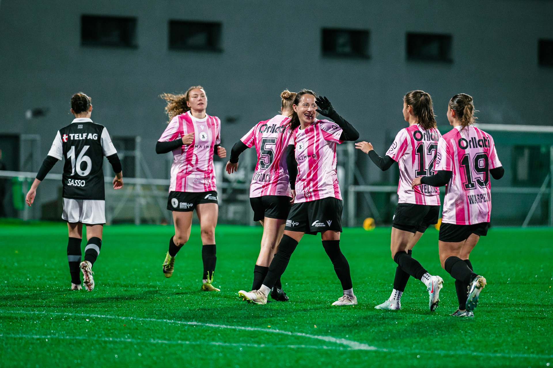 Match de championnat LNB féminine opposant Yverdon Sport FC et le FC Lugano au Stade Municipal, Yverdon-les-Bains. (Christian António / LibsVisuals.com)