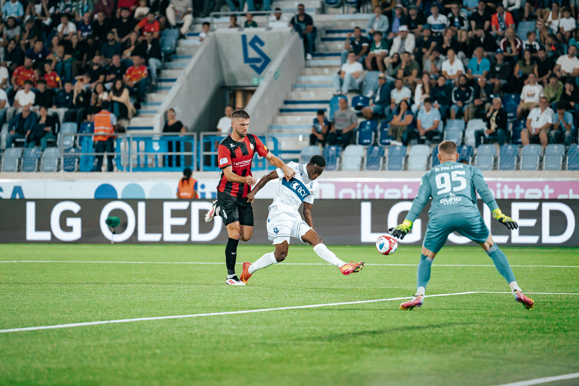 Lausanne-Sport - Vardar Skopje au Stade de la Tuilière. (Christian António/LibsVisuals.com)