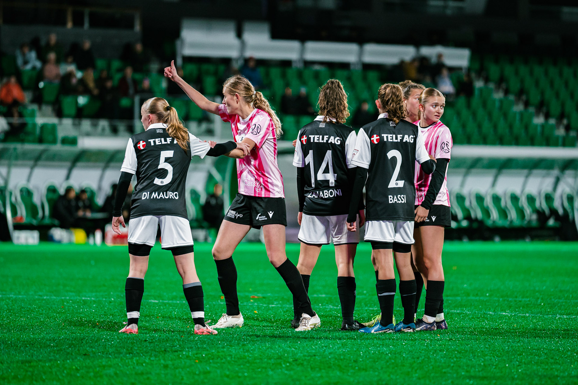 Match de championnat LNB féminine opposant Yverdon Sport FC et le FC Lugano au Stade Municipal, Yverdon-les-Bains. (Christian António / LibsVisuals.com)