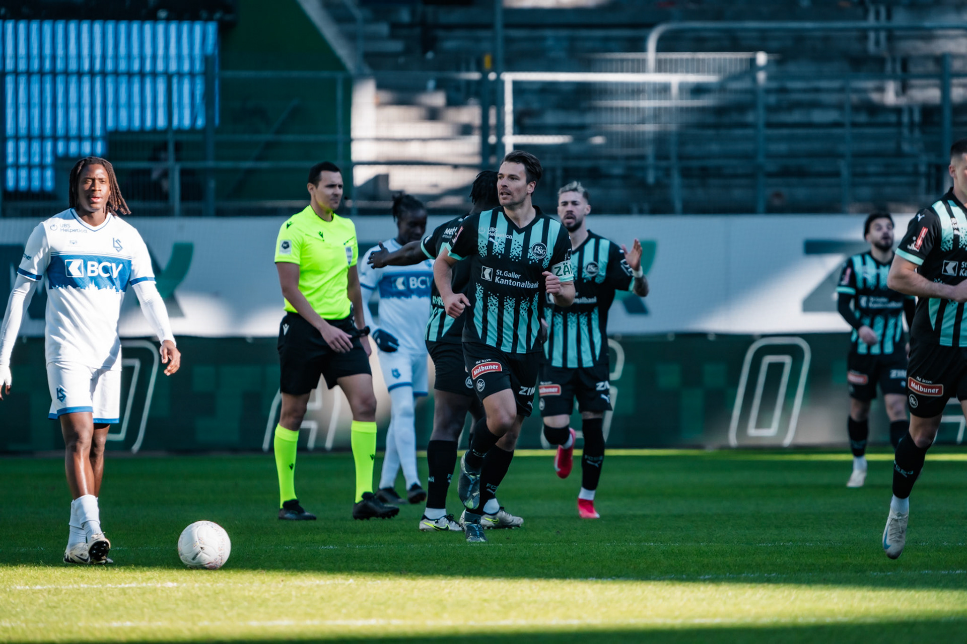 FC Saint-Gall 1879 et Lausanne-Sport FC au Kybunpark. (Christian António/LibsVisuals.com)